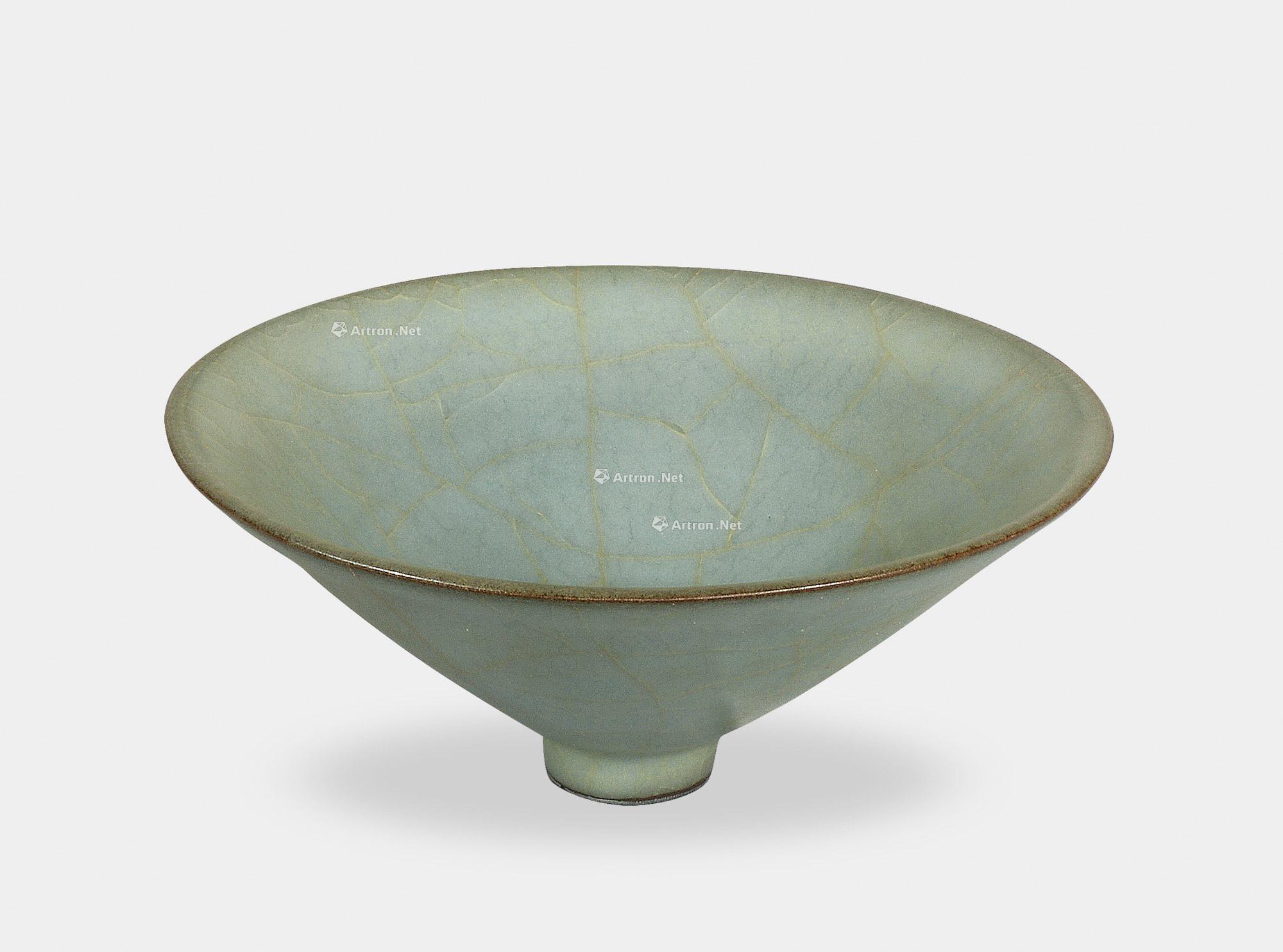 0157 南宋 官窑粉青釉斗笠盏