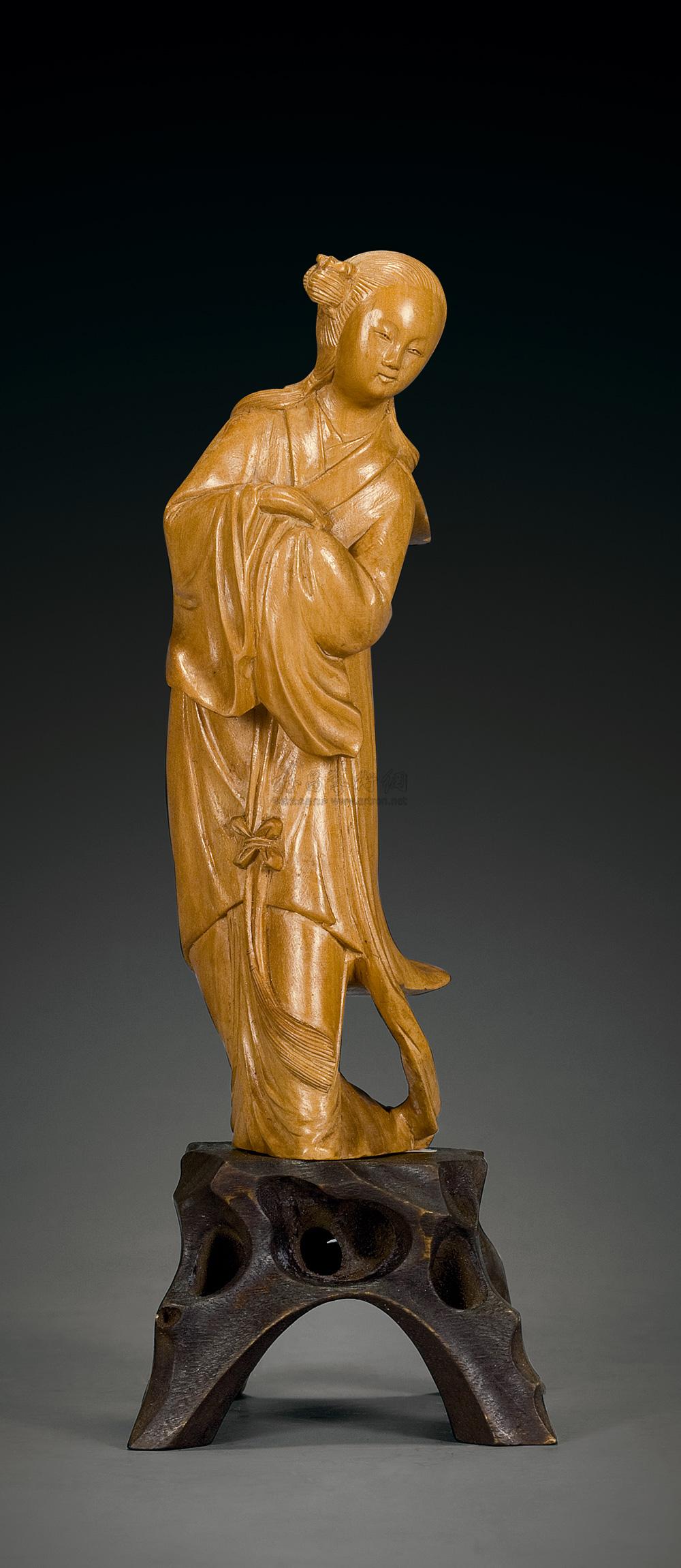 0880 清 黄杨木雕仕女摆件