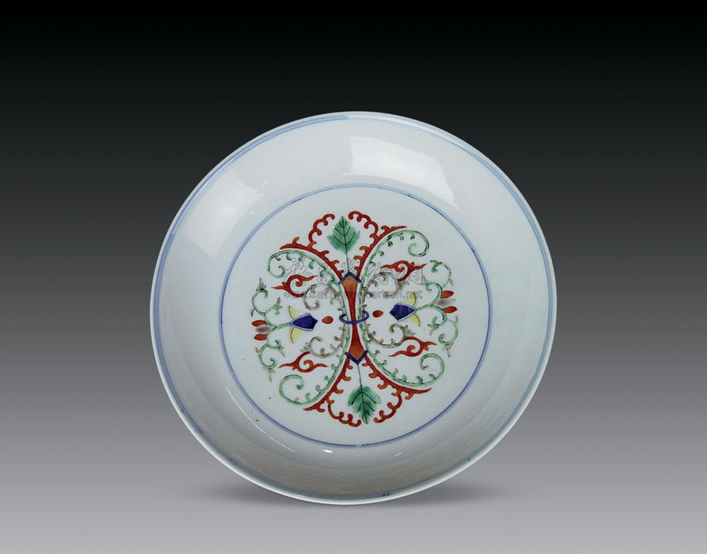 0004 清乾隆 五彩忍冬纹盘