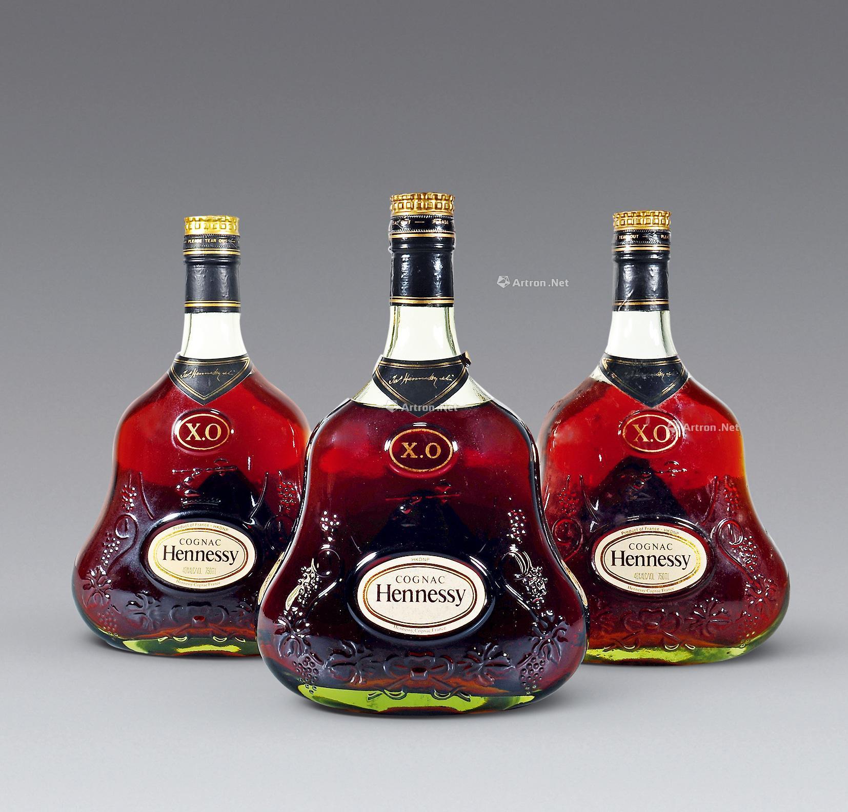 0827约80年代轩尼诗青樽二行xo三瓶