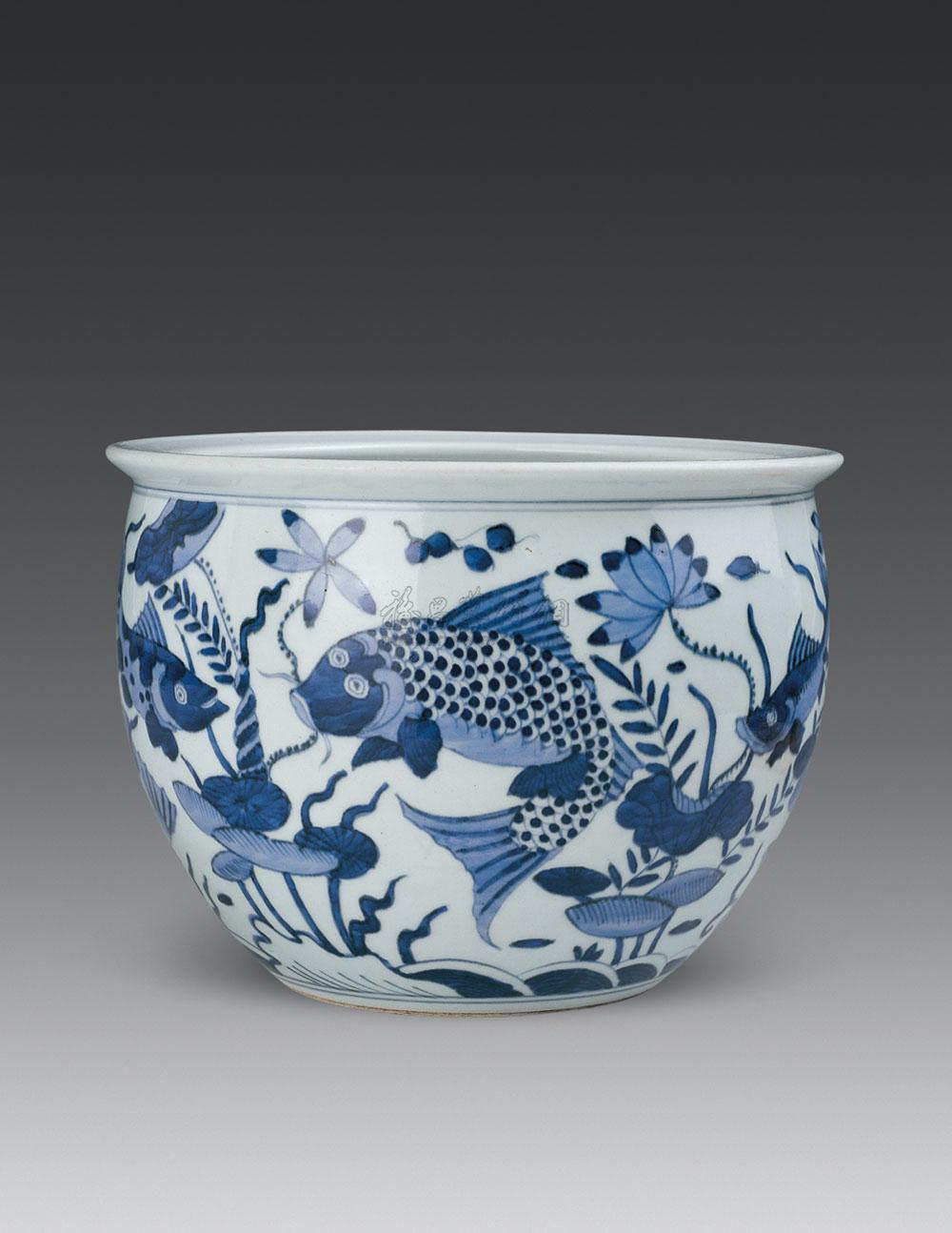 0206清乾隆青花鱼藻纹卷缸