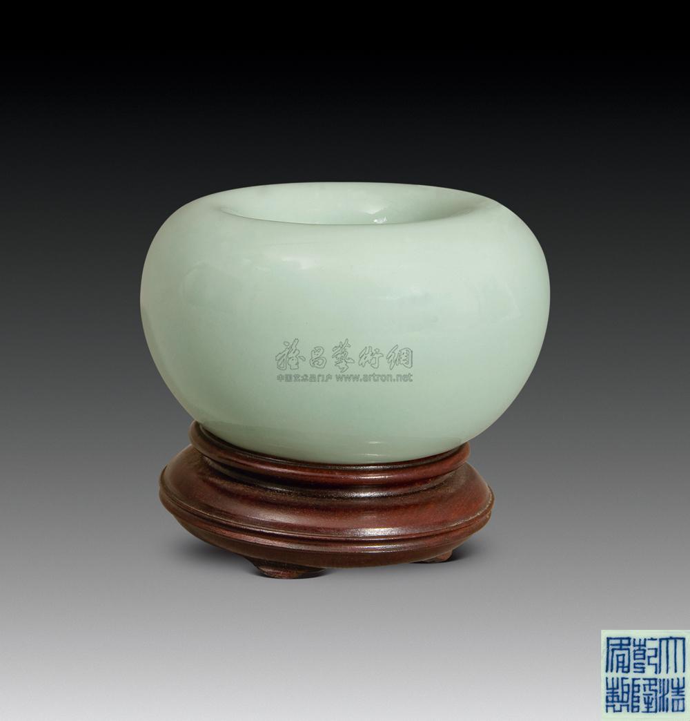 0582清乾隆豆青釉苹果尊