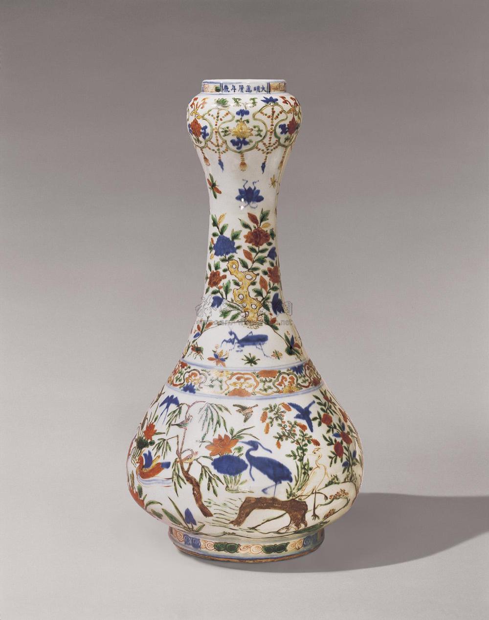 0456 明万历 五彩《荷塘鸳鸯》图蒜头瓶