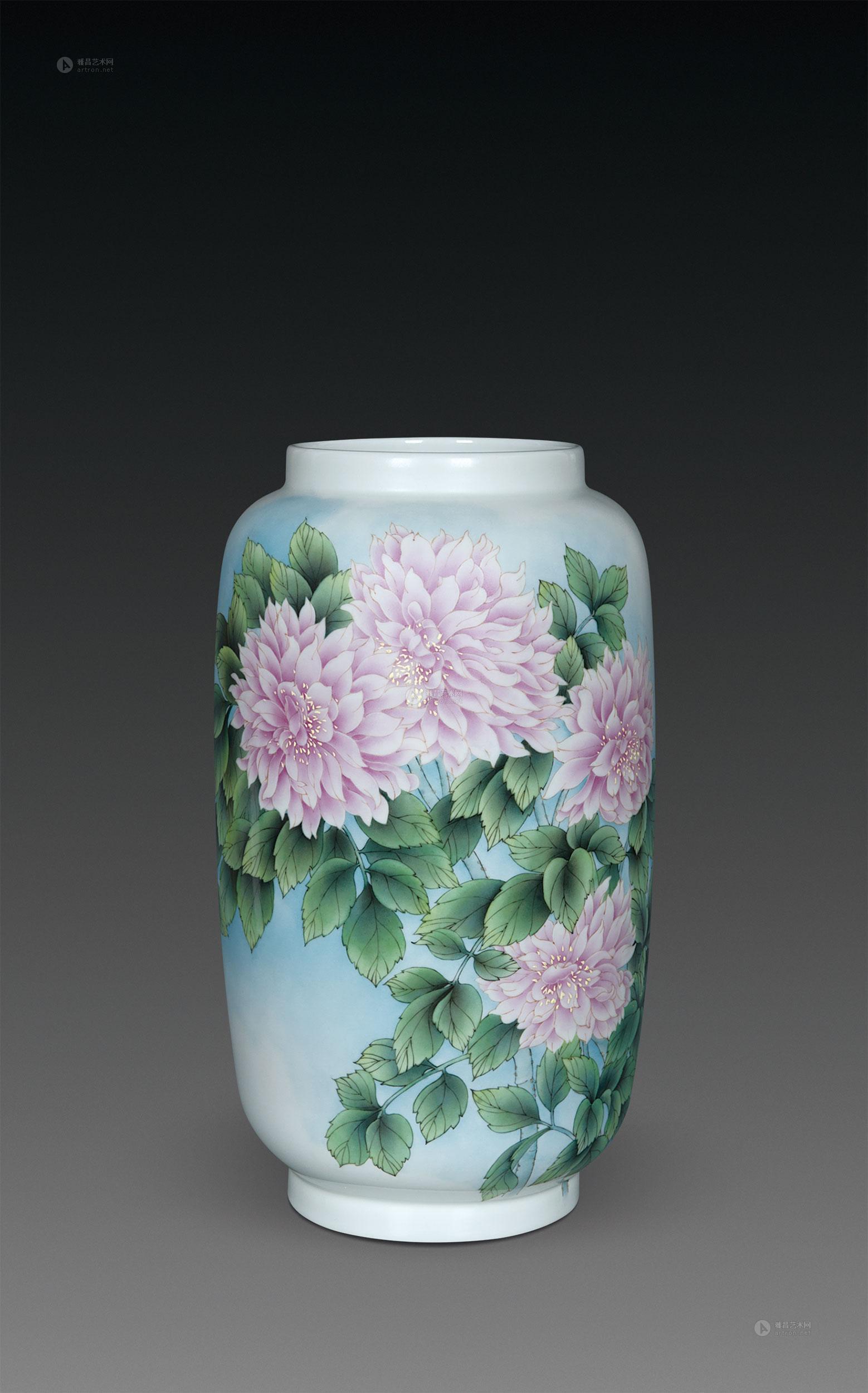 1539 2013年作 严云峰 釉上彩"蝶舞成双"瓷瓶