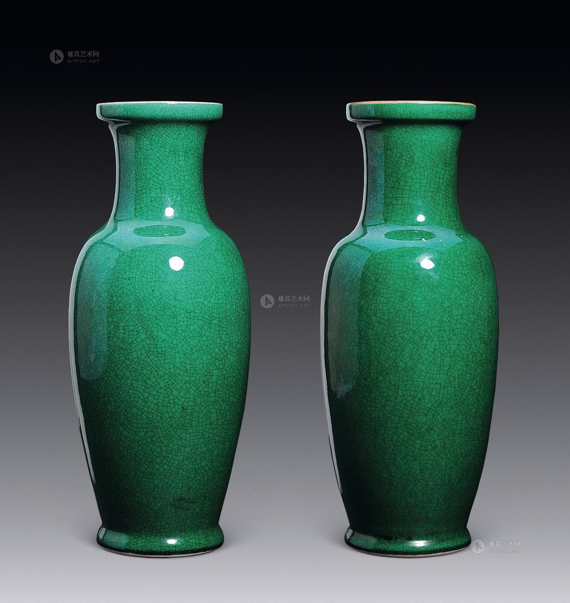 0210民国绿哥釉瓶一对