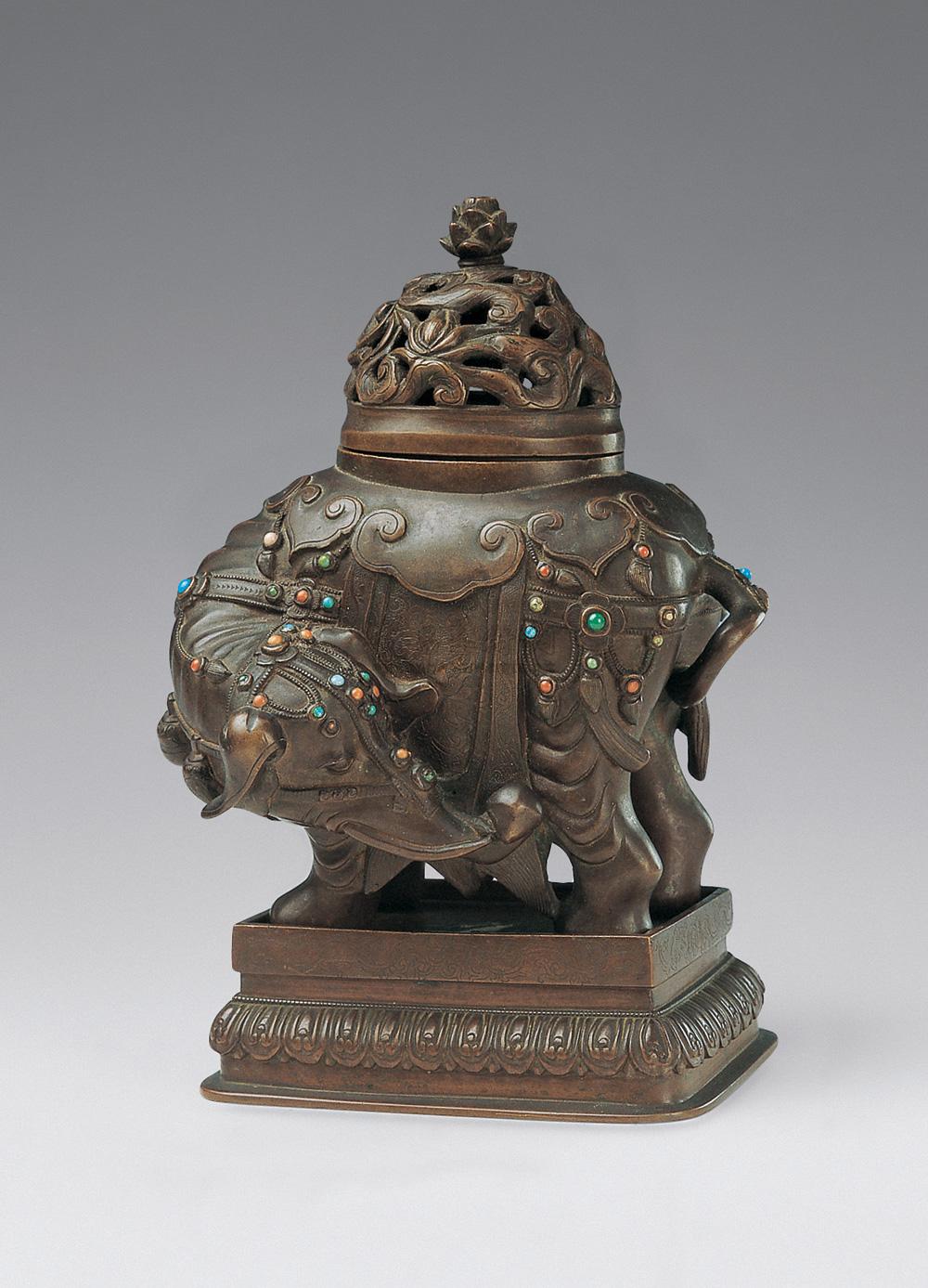 1786 晚清 铜象形熏炉