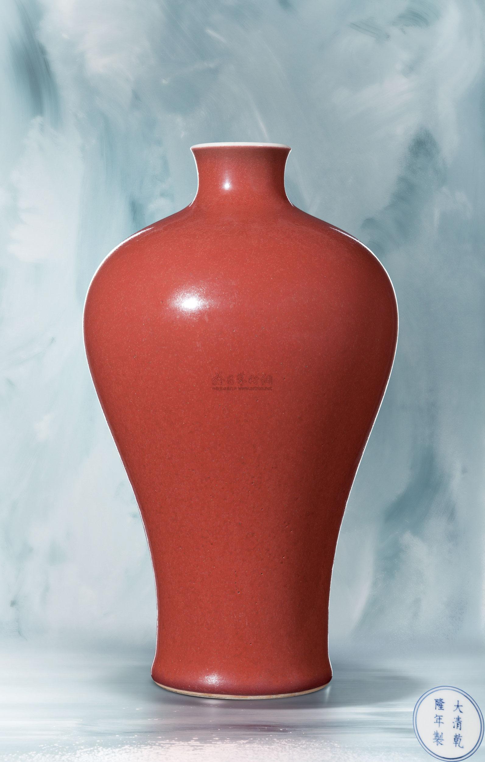 0314 清乾隆 霁红釉梅瓶