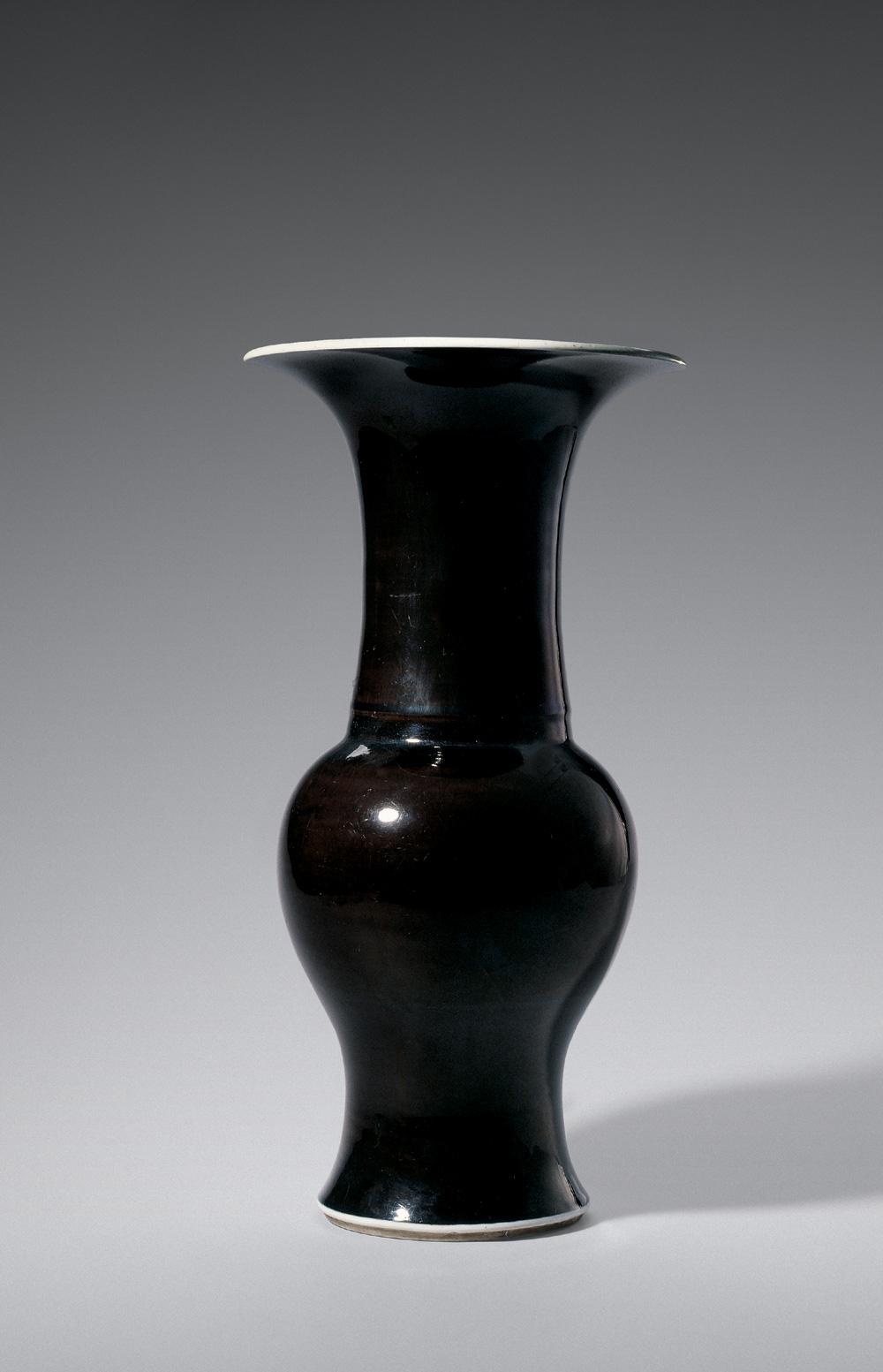 0499 清康熙 乌金釉凤尾尊