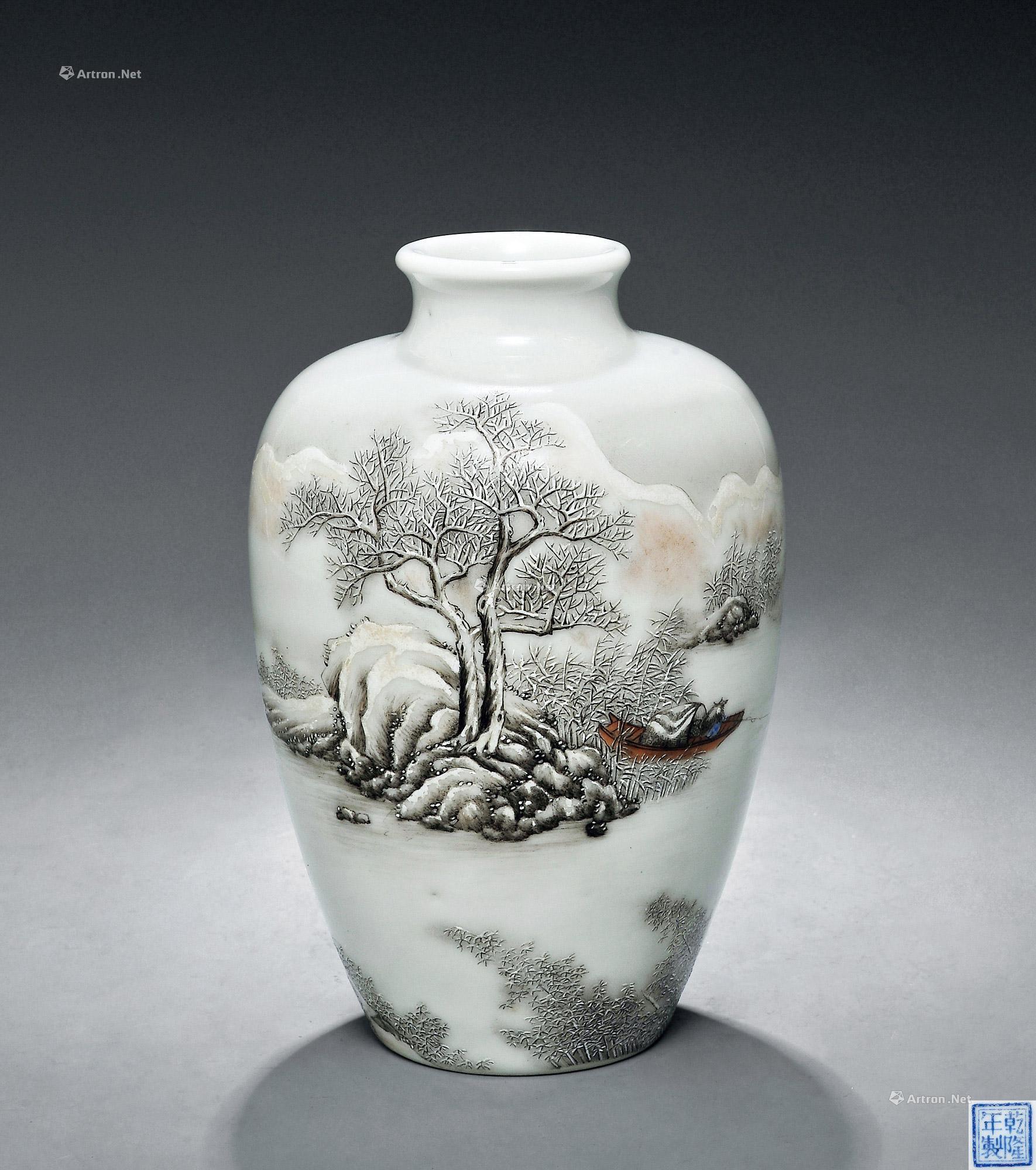 4051何许人粉彩雪景山水瓶