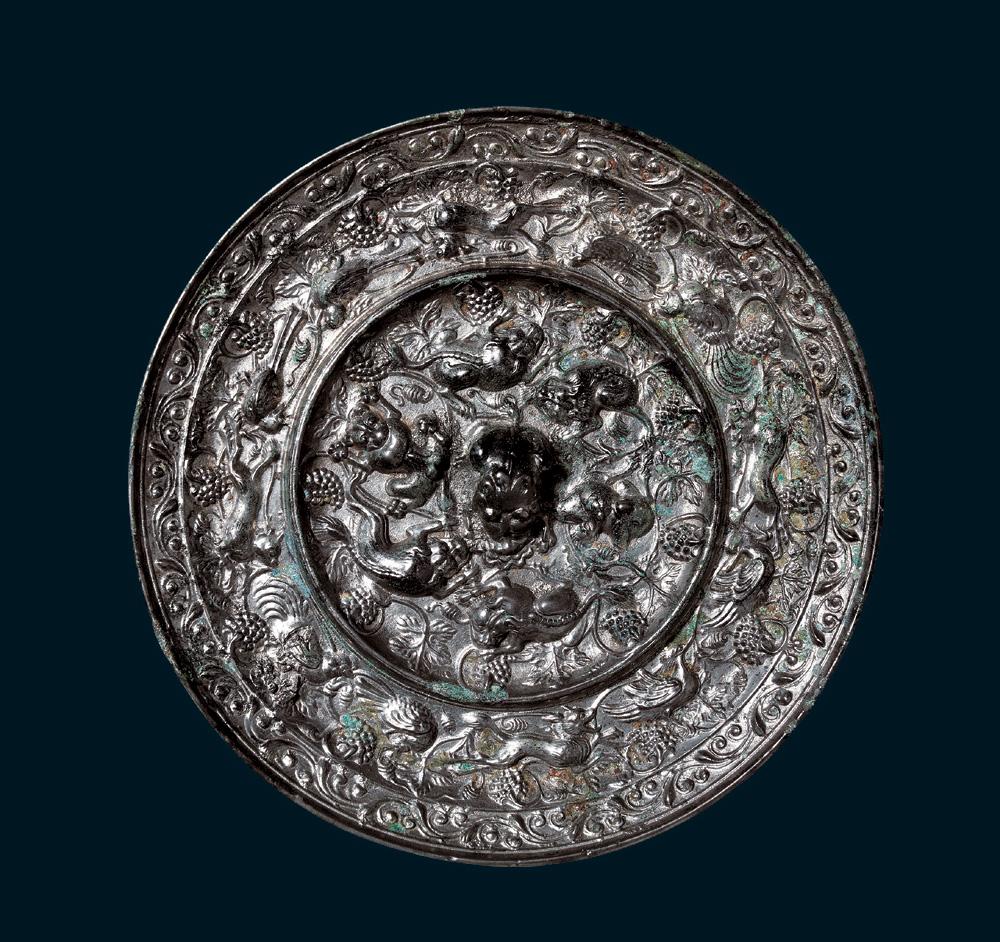 5610唐代瑞兽葡萄镜