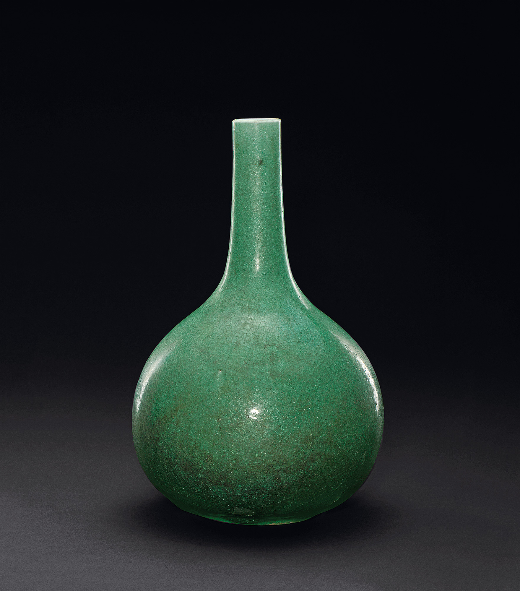 2915清康熙绿釉天球瓶