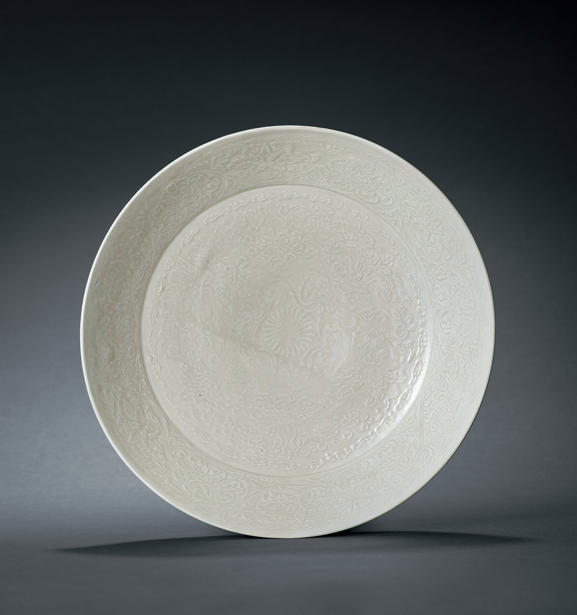 0808宋 定窑印花婴戏莲纹盘