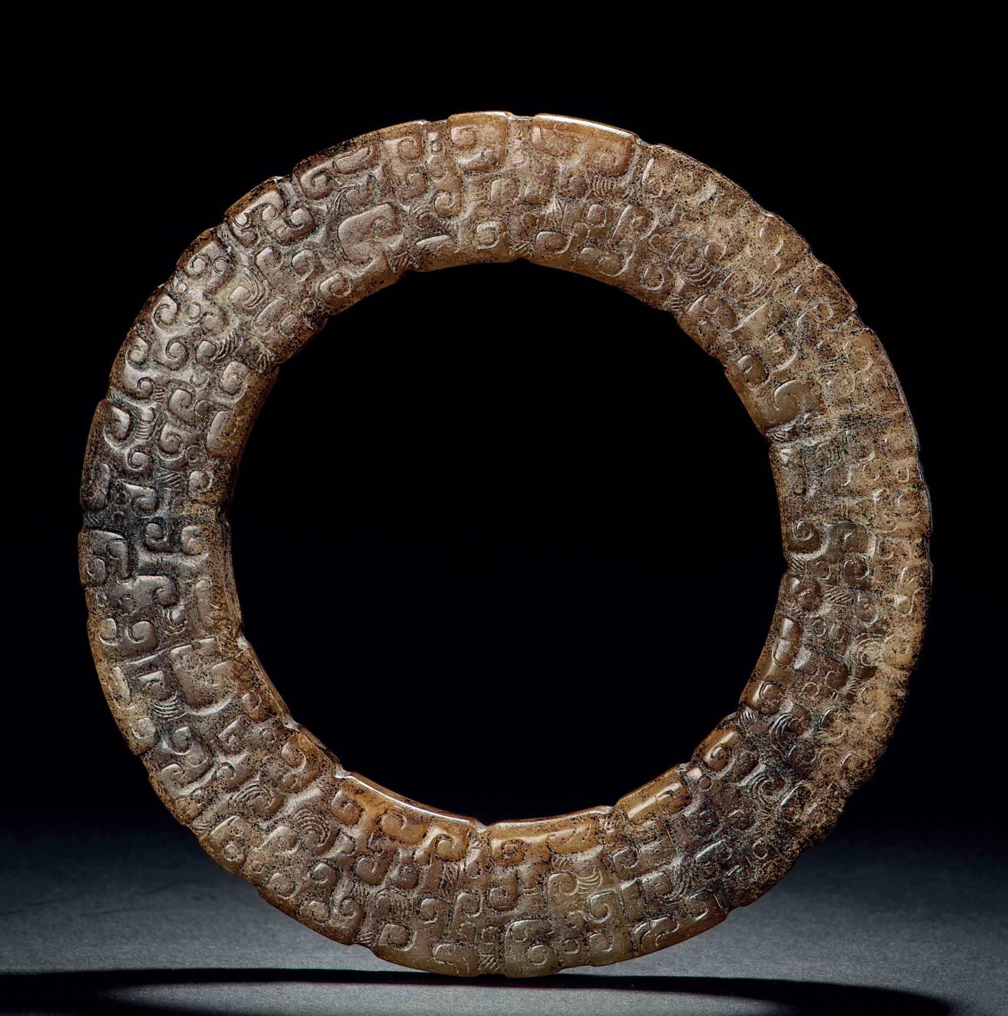 玉雕蟠虺纹环-玉质金相——中国古代玉器艺术珍品-雅昌拍卖