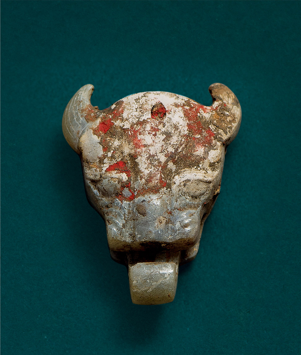 1129战国白玉兽面饰