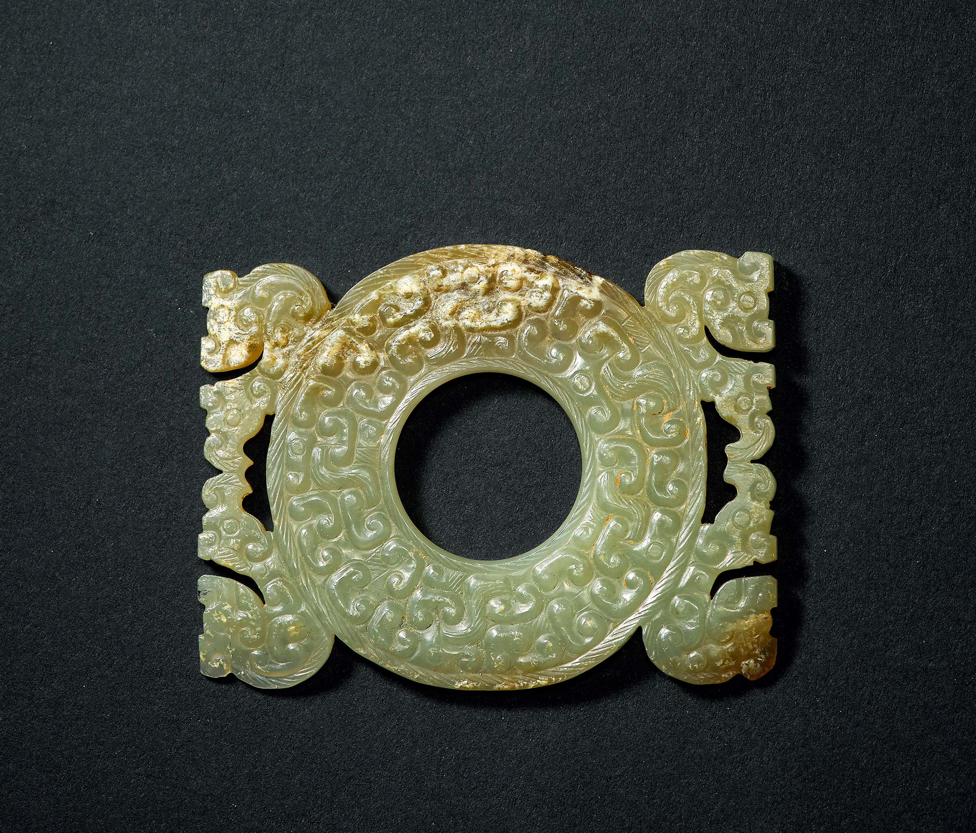 白玉出廓蟠虺纹螭龙璧-观古i——中国古代玉器-雅昌拍卖