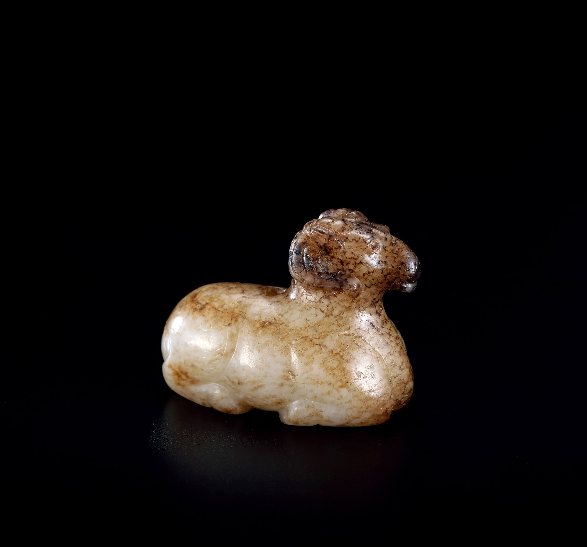 1223明玉沁色卧羊