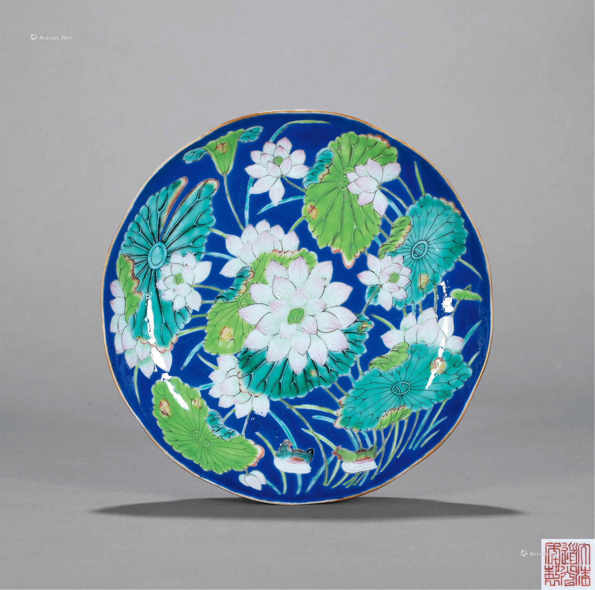 洋彩荷花纹葵口盘-器物专场-雅昌拍卖