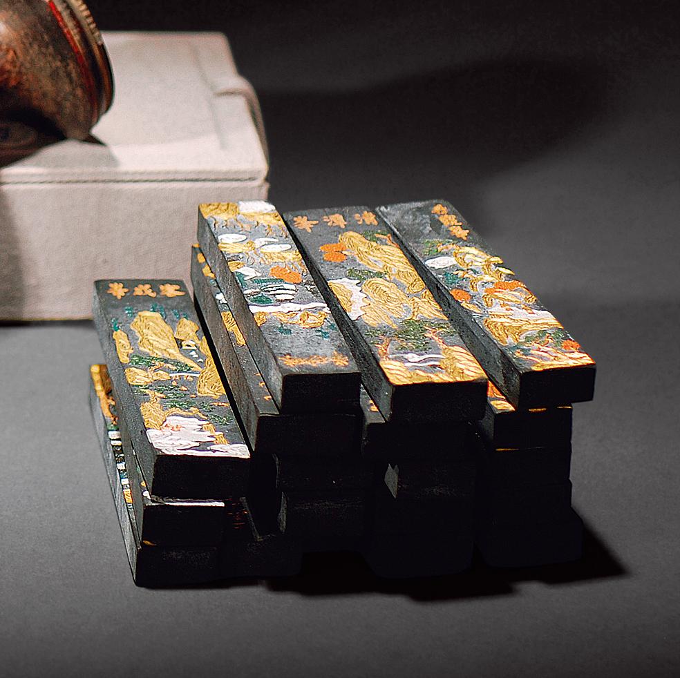 0354 19世纪 黄山36峰烟墨 (十八块)