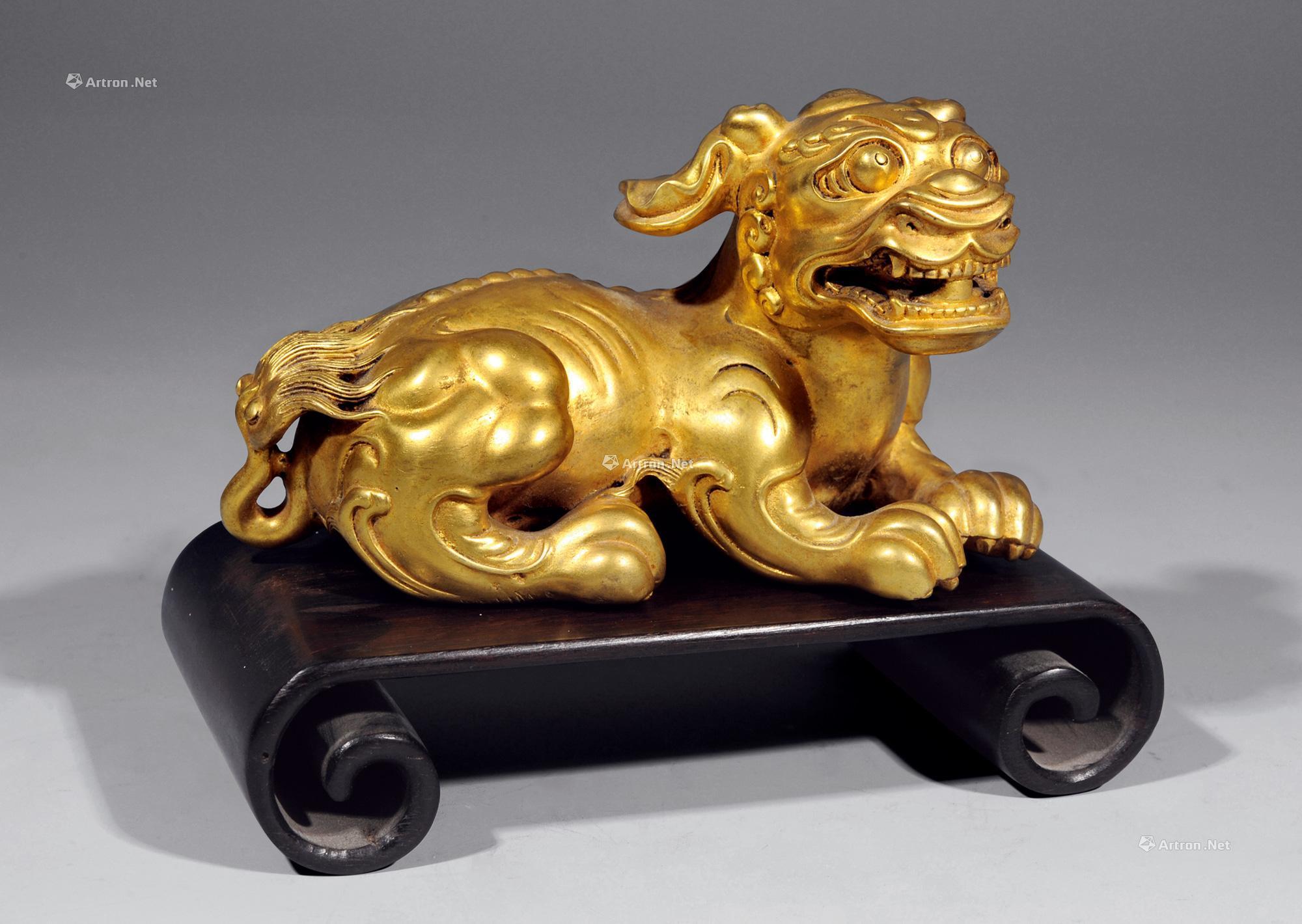 1298 清 铜鎏金貔貅镇