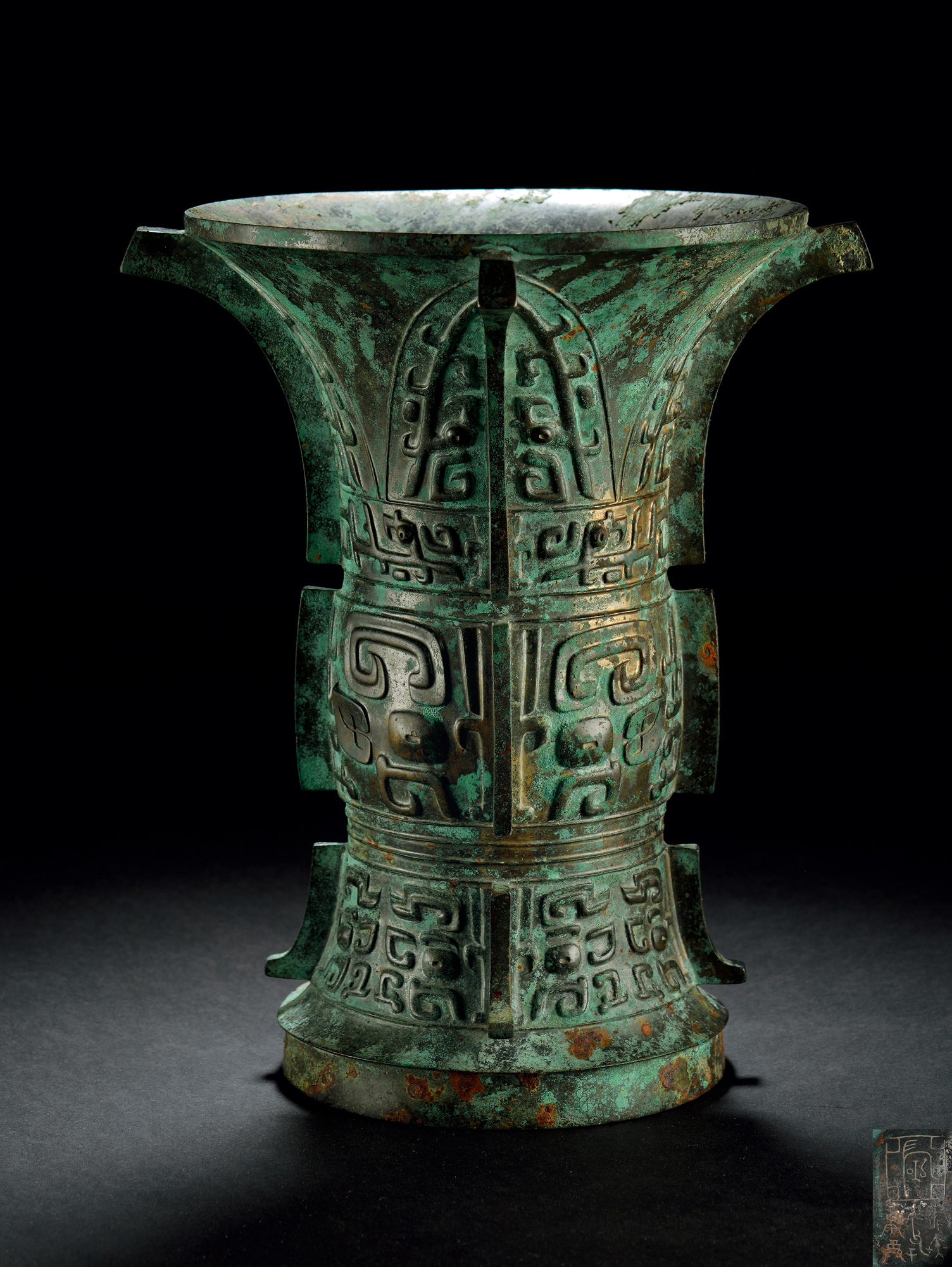 3524商晚期西周早期青铜饕餮纹尊