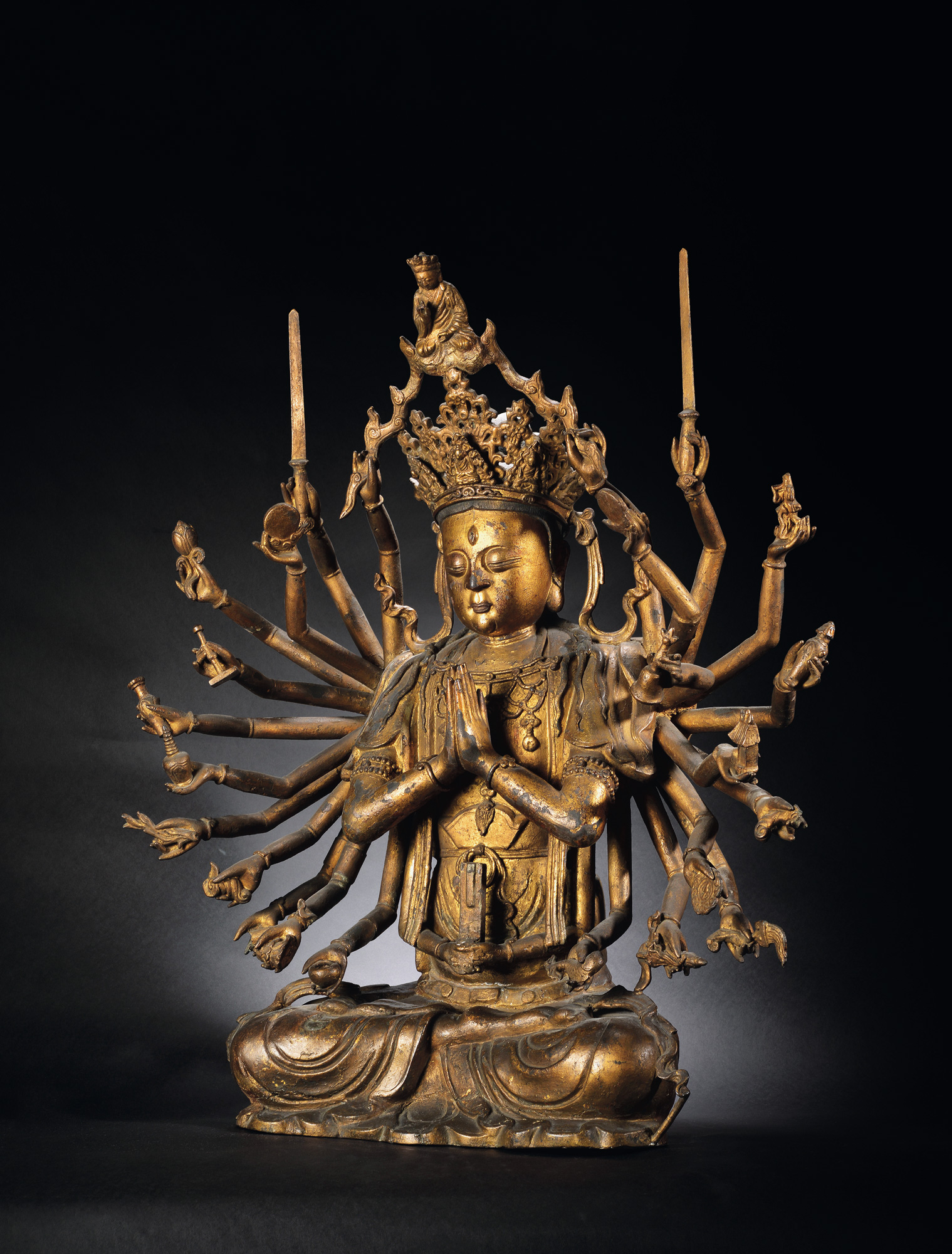 3229 明 铜漆金准提观音