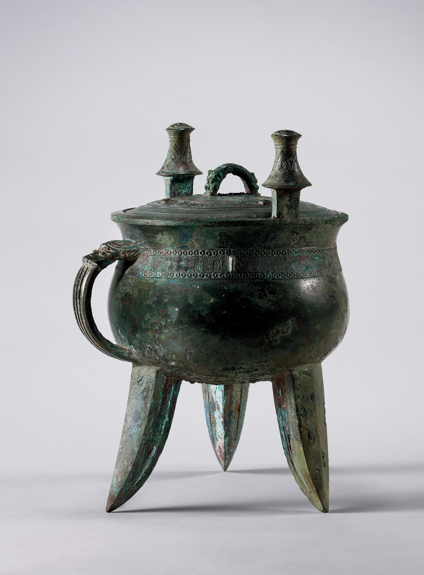 3100 商 青铜斝 (带盖)