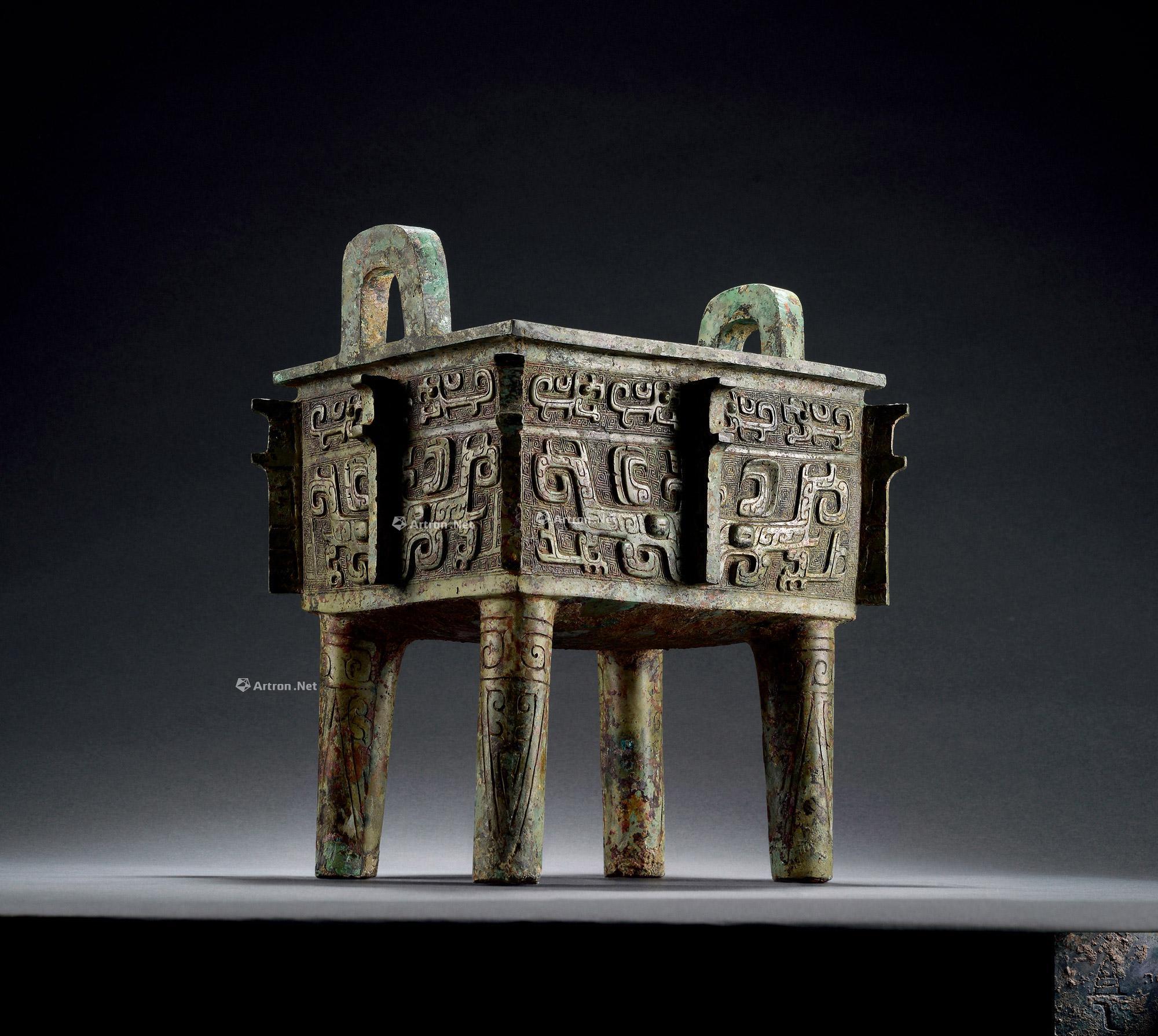 *0962 商代 兽面纹爻方鼎