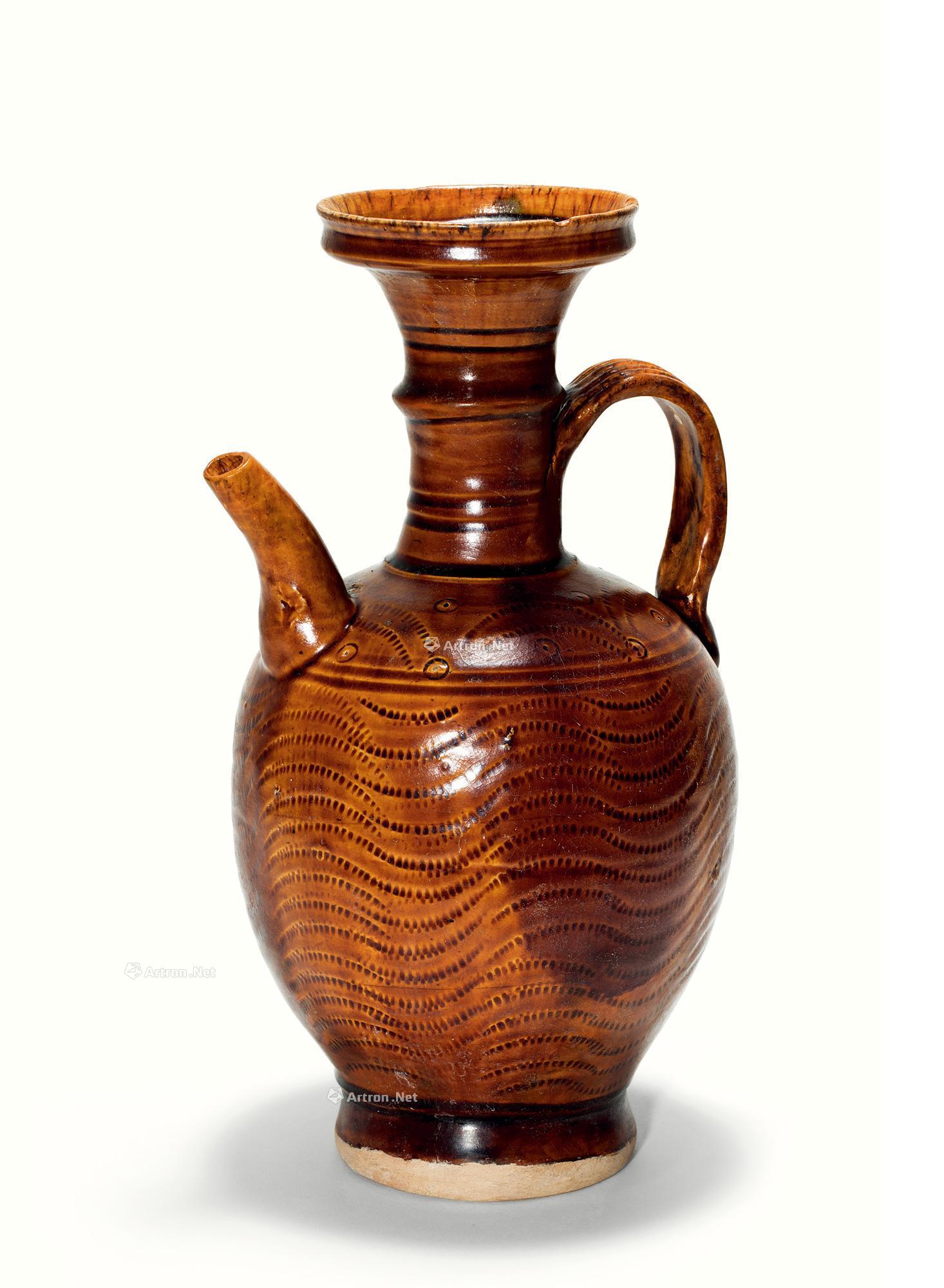 1808 辽代 酱黄釉盘口划花执壶