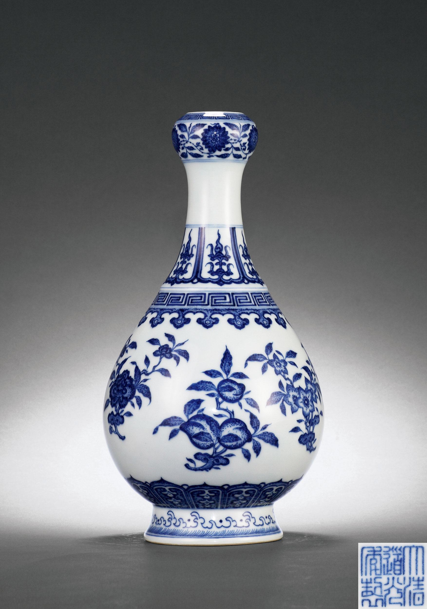 0085清道光青花三多果纹蒜头瓶