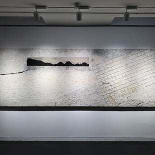 《悬浮景观》  综合材料绘画    《悬浮景观》  综合材料绘画