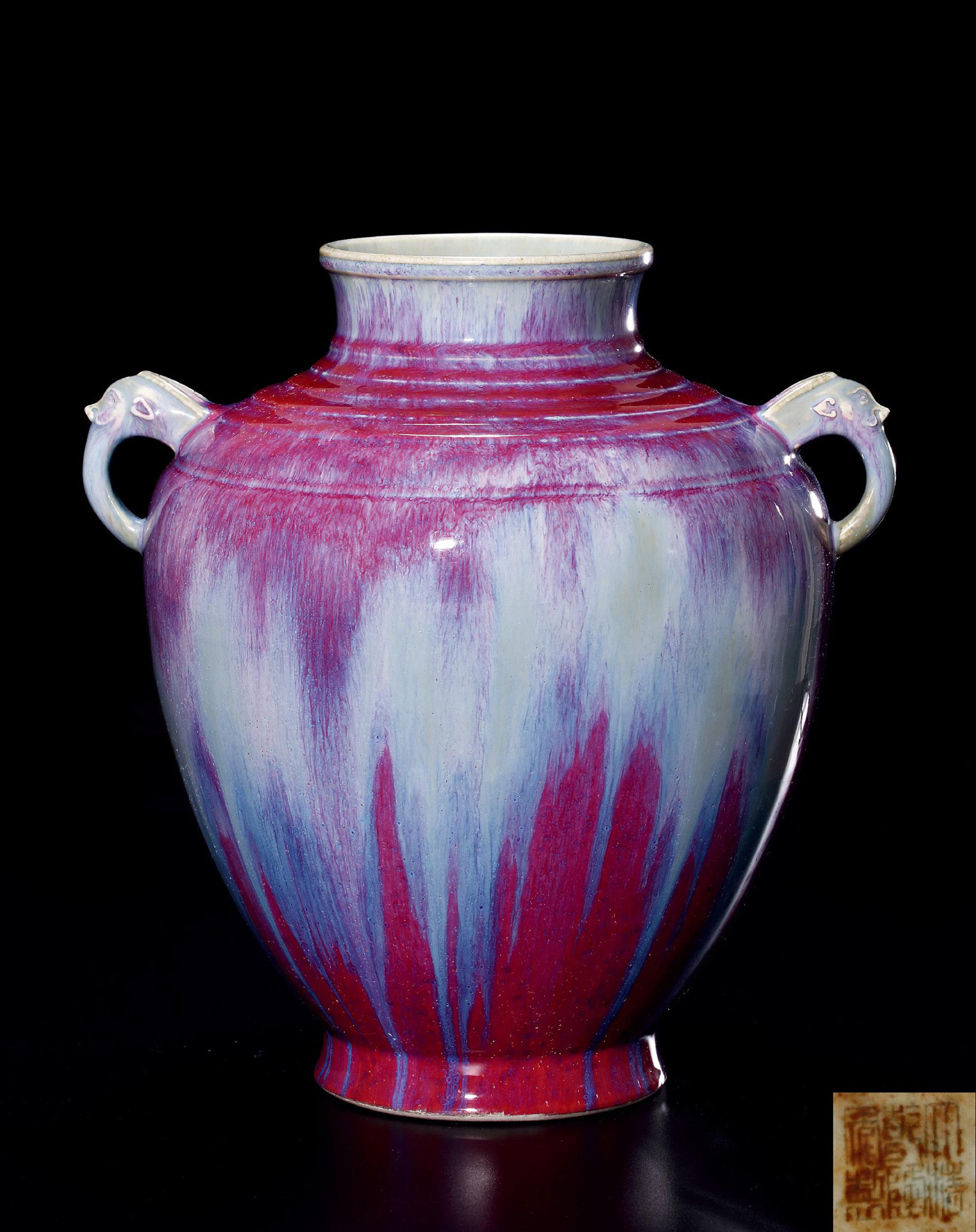 A RARE FLAMBE GLAZED“STRING”WINE VASE WITH HANDLE，LEI