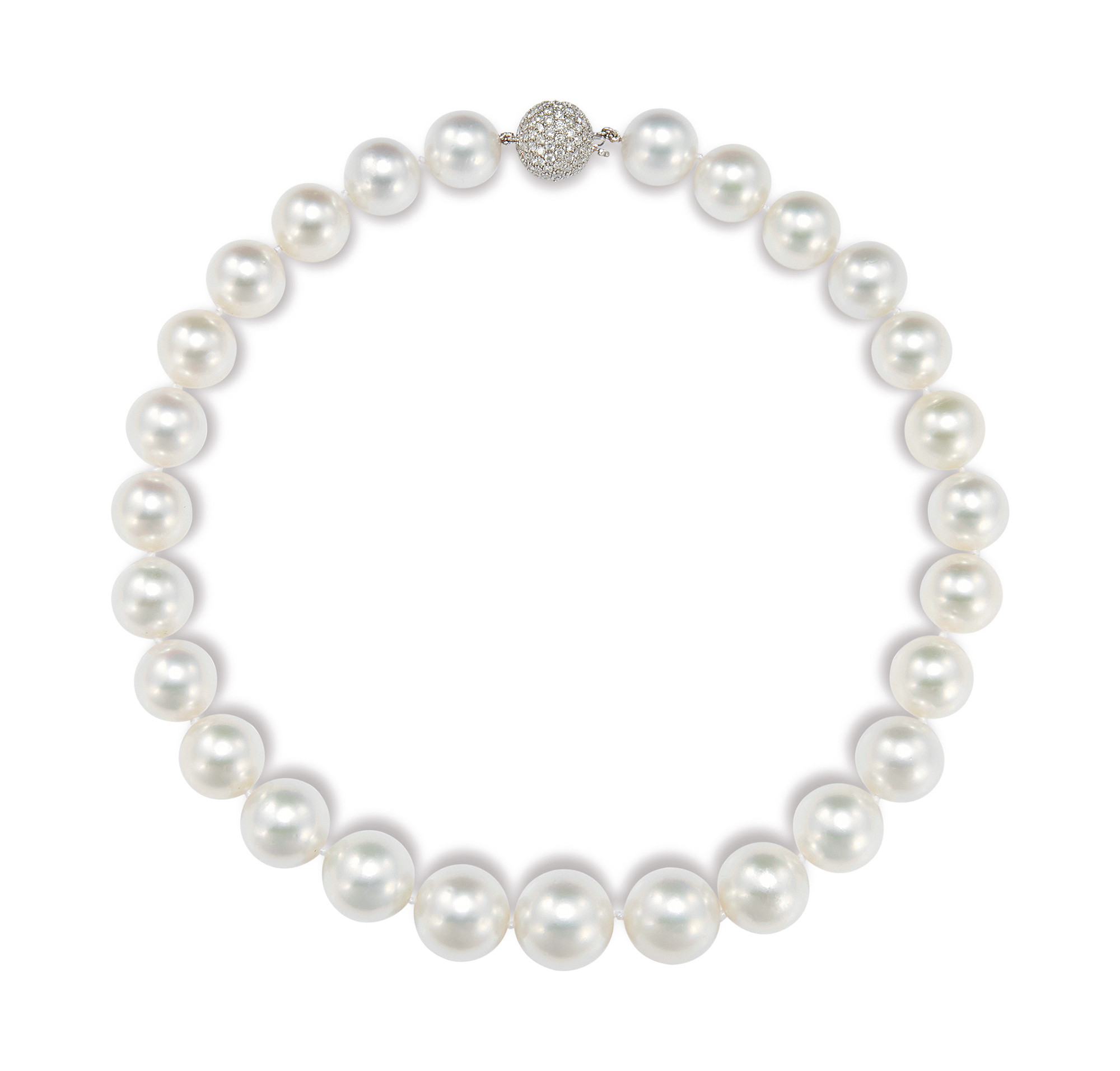 A SOUTH SEA WHITE CULTURED PEARL NECKLACE SET WITH 18K WHITE GOLD AND DIAMOND CLASP， WITH NO INDICATIONS OF TREATMENT