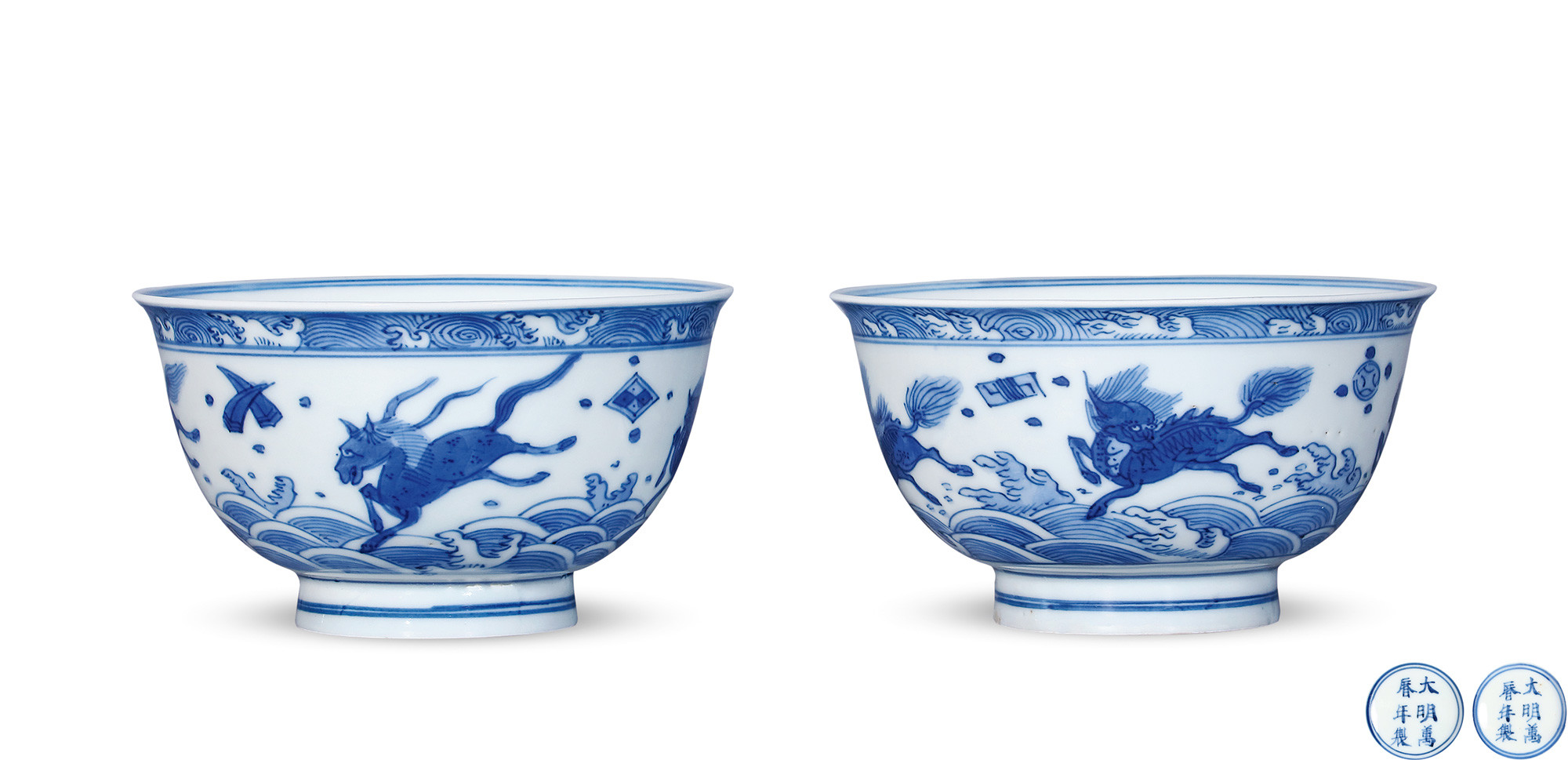 A PAIR OF BLUE AND WHITE ‘OCEAN BEAST’ BOWL