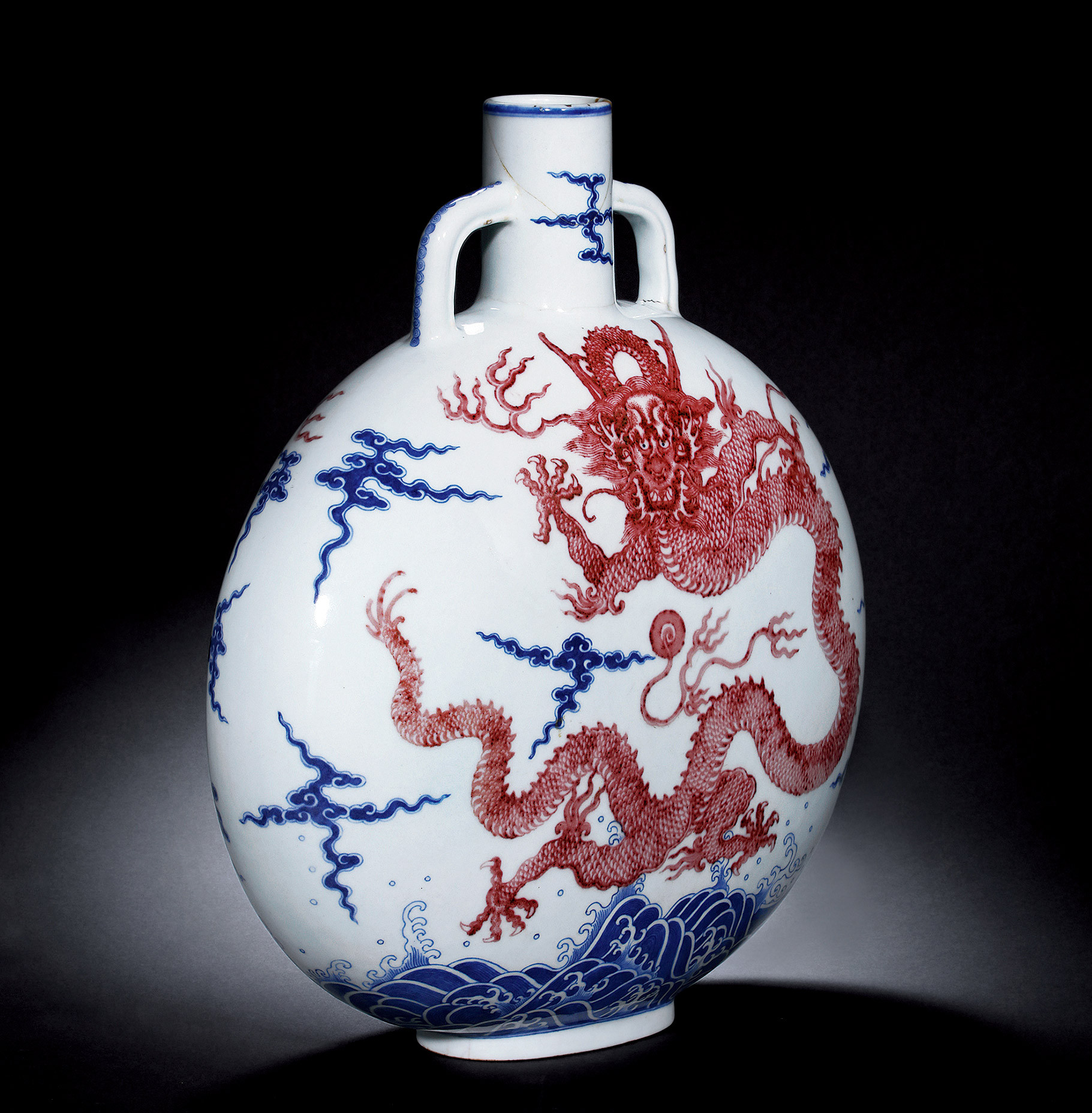 A BLUE AND WHITE UNDERGLAZE RED‘DRAGON’ VASE