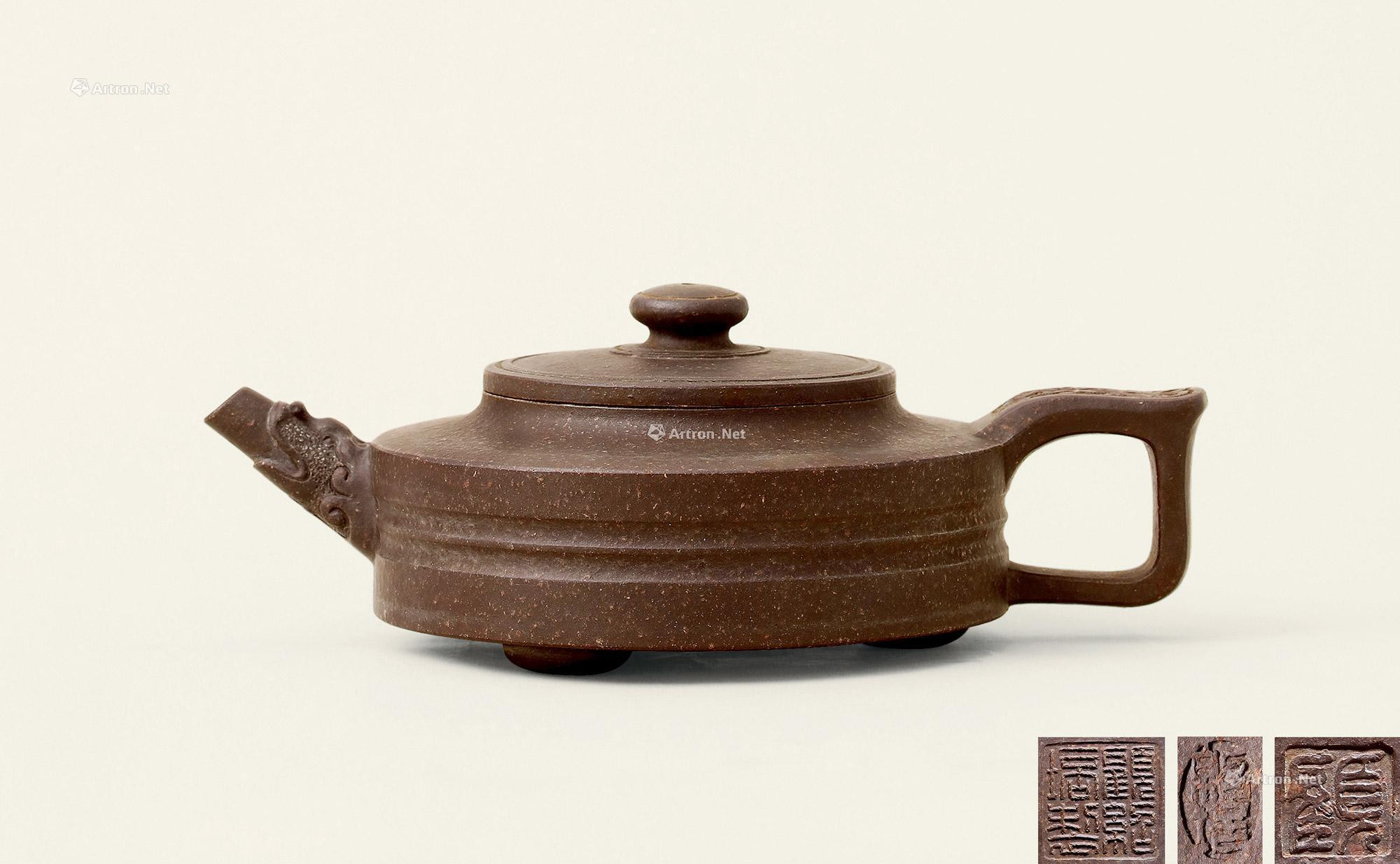 TEAPOT IN THE IMITAION OF BRONZEWARE