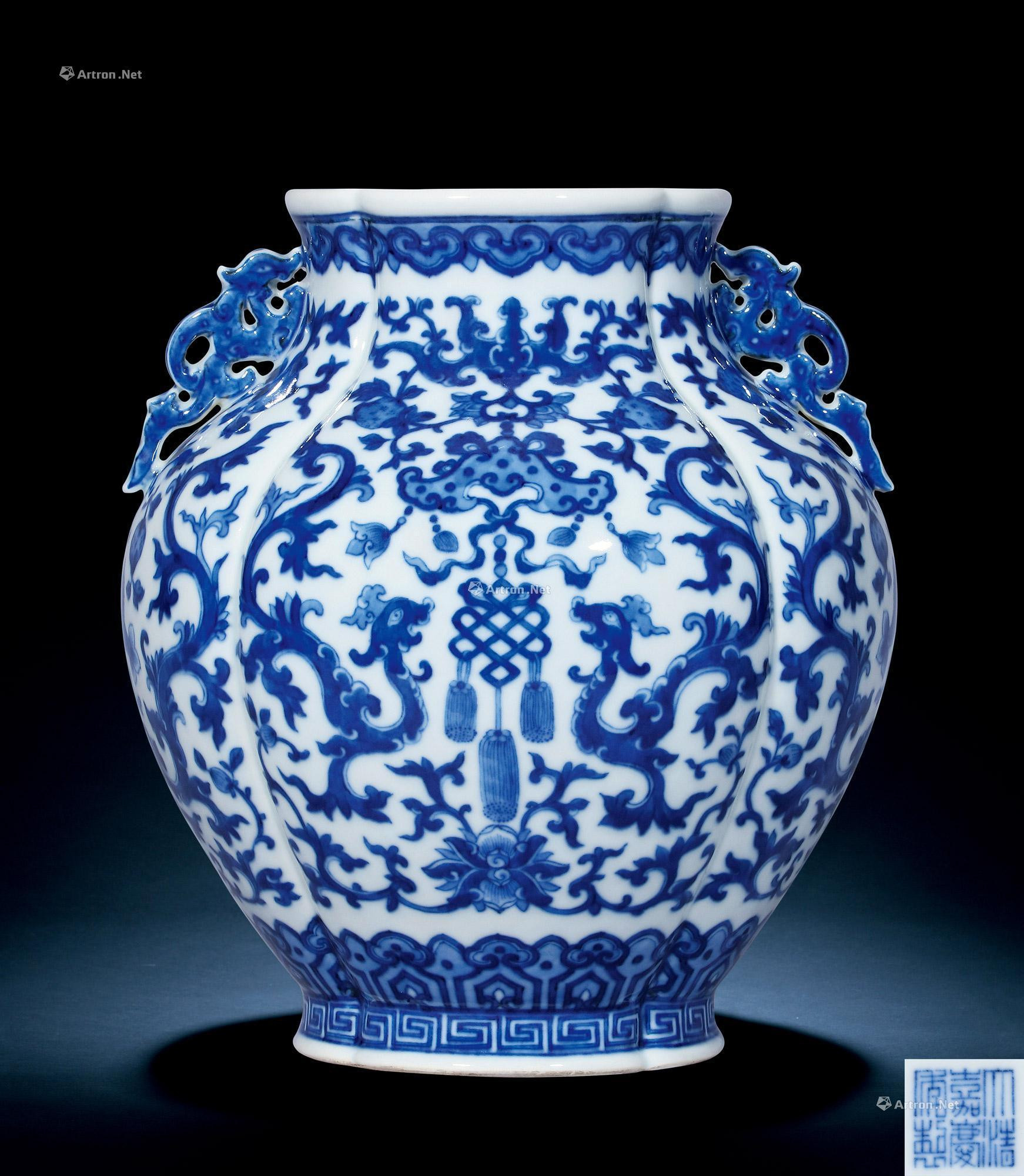 A RARE BLUE AND WHITE‘KUI-DRAGON’ AND‘EIGHT BUDDHIST EMBLEMS’ VASE