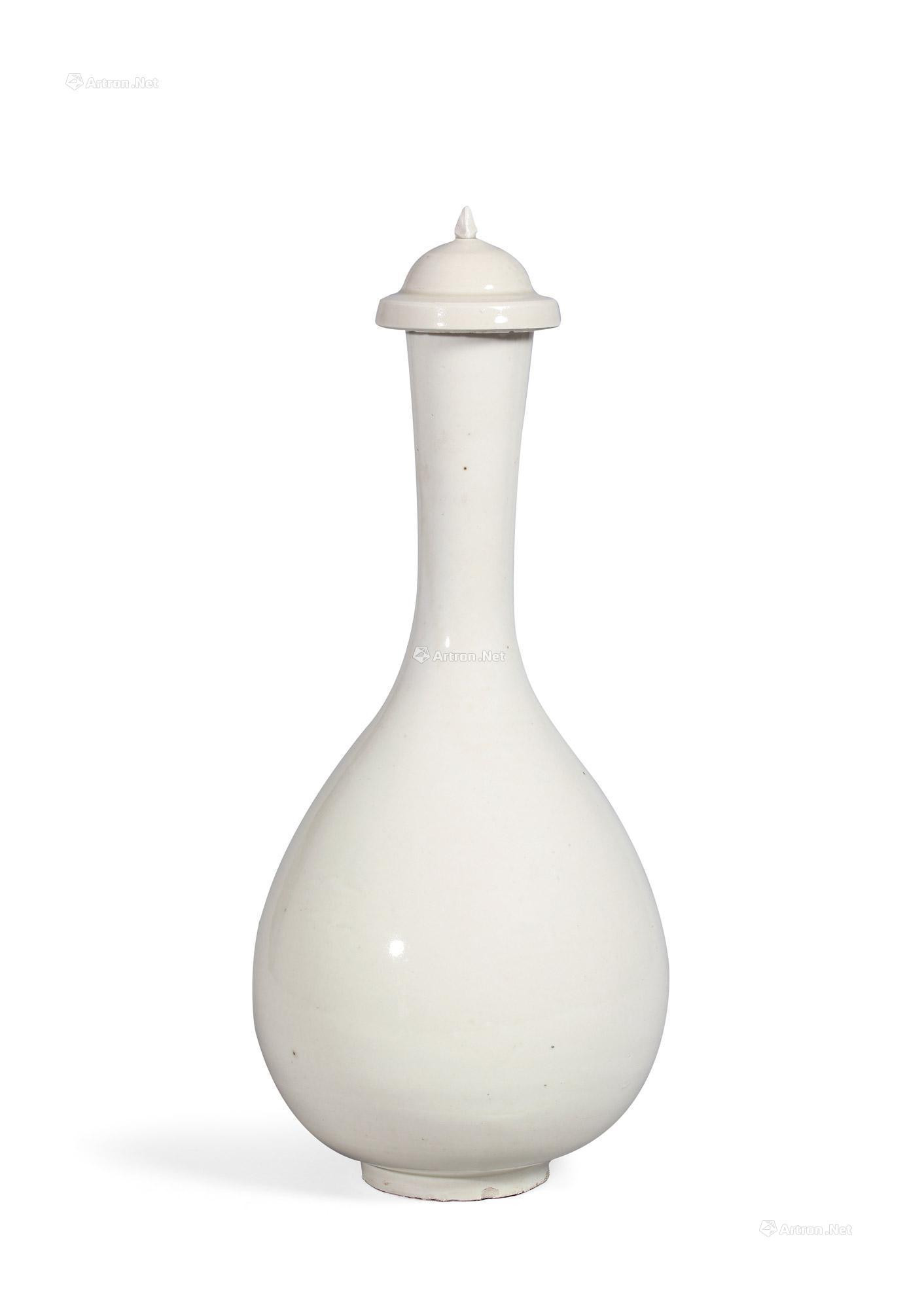 A RARE WHITE GLAZED VASE WITH COVER