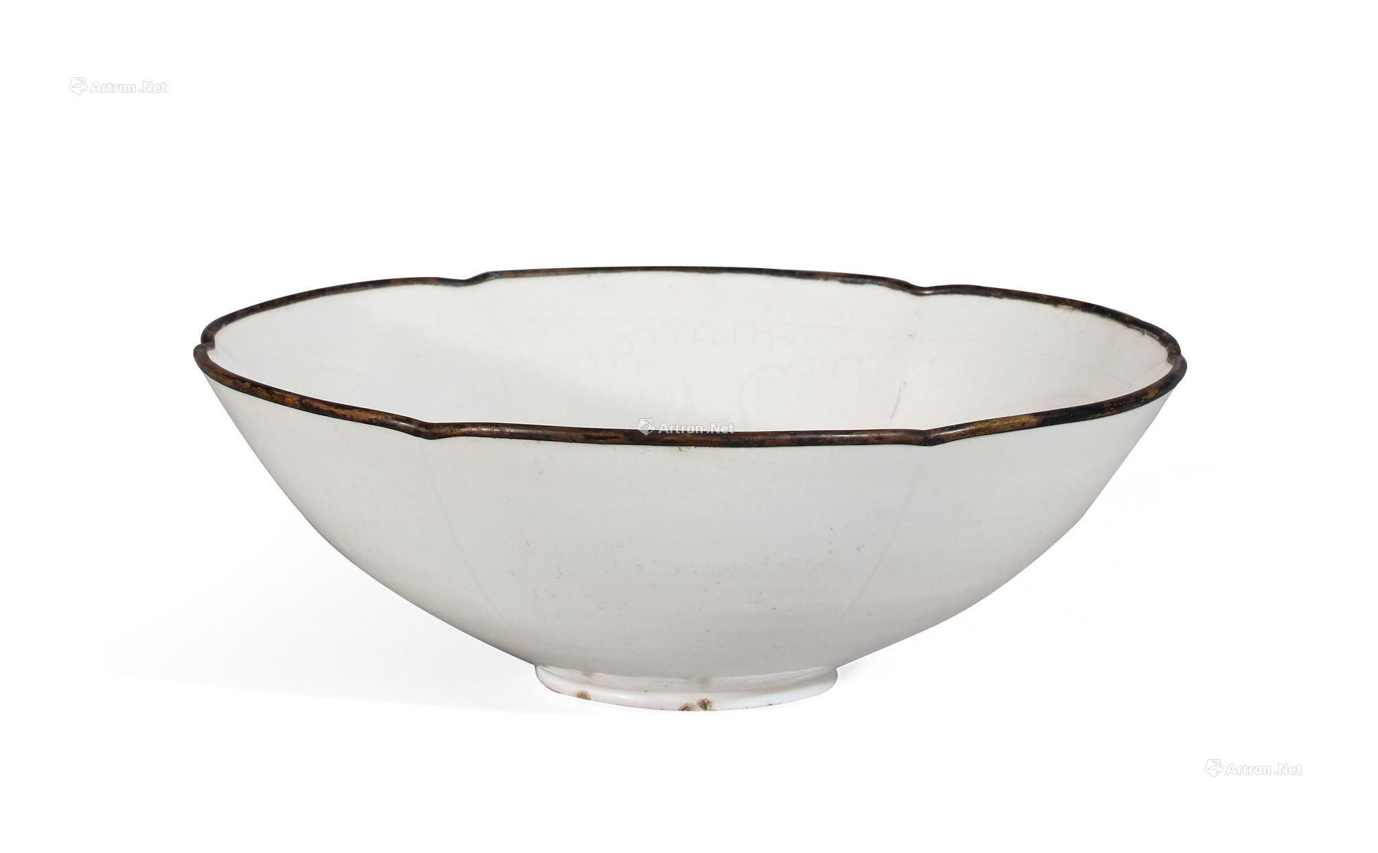 A DING WARE WITH INCISED ‘PEONY’ BOWL