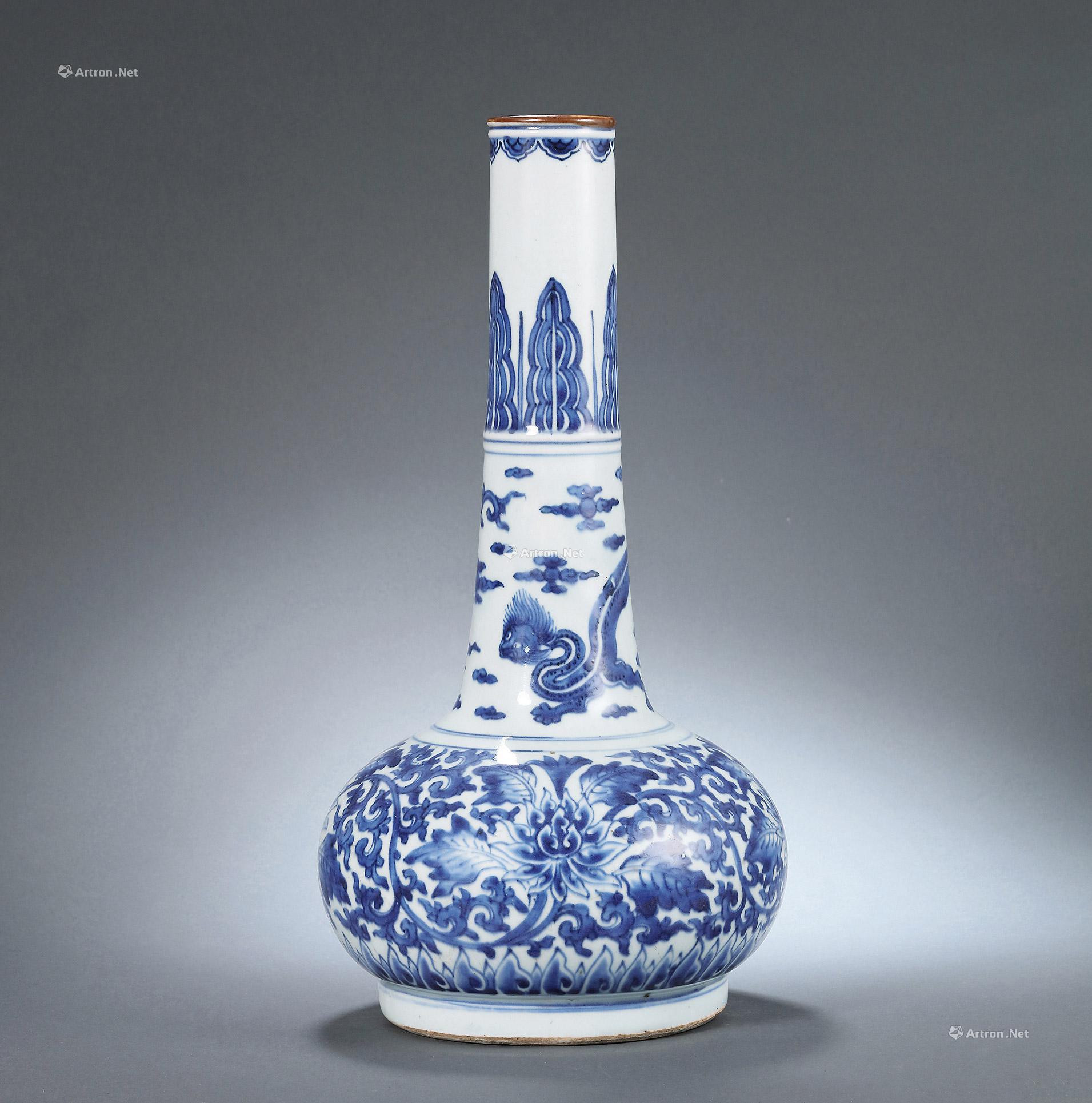 A BLUE AND WHITE LOTUS AND DRAGON LONG-NECK VASE