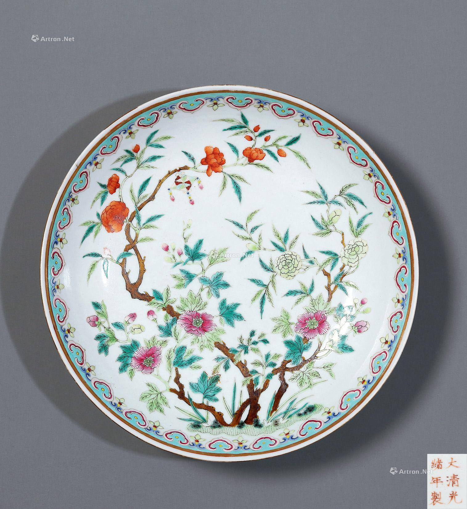 A FAMILLE-ROSE FLOWERS PLATE