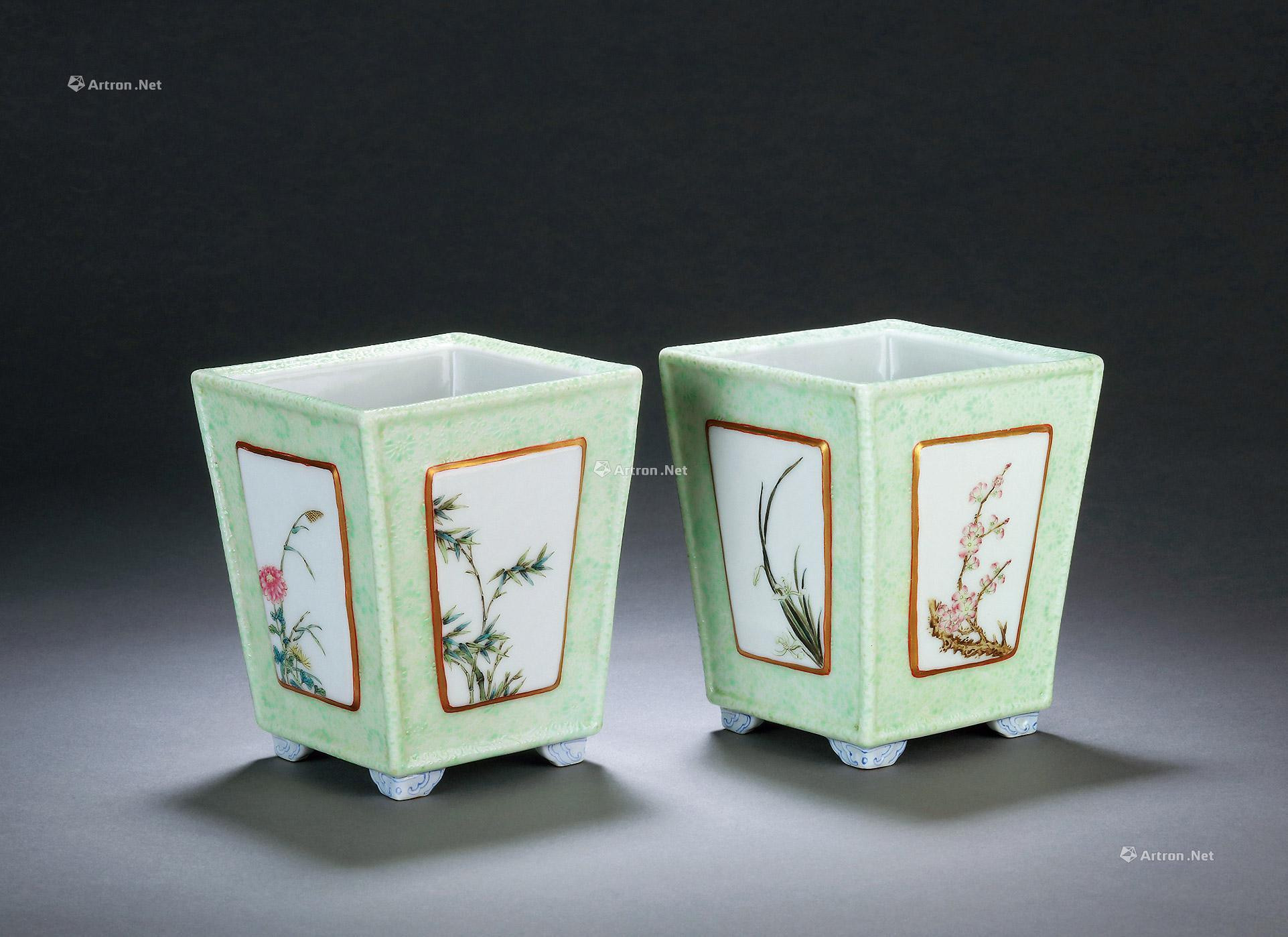 A PAIR OF FAMILLE-ROSE FLOWERS BOXES