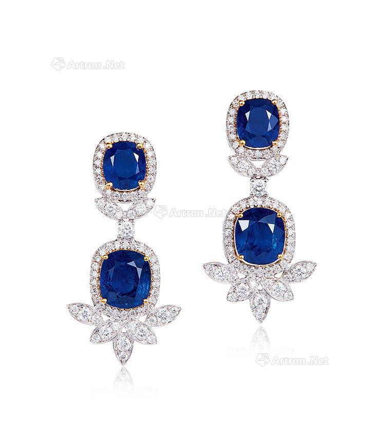 A PAIR OF ALTOGHTER WEIGHING 6.24 CARATS BURMESE ‘ROYAL BLUE’ SAPPHIRE AND DIAMOND EAR PENDANTS MOUNTED IN 18K WHITE AND YELLOW GOLD，WITH NO INDICATIONS OF HEATING