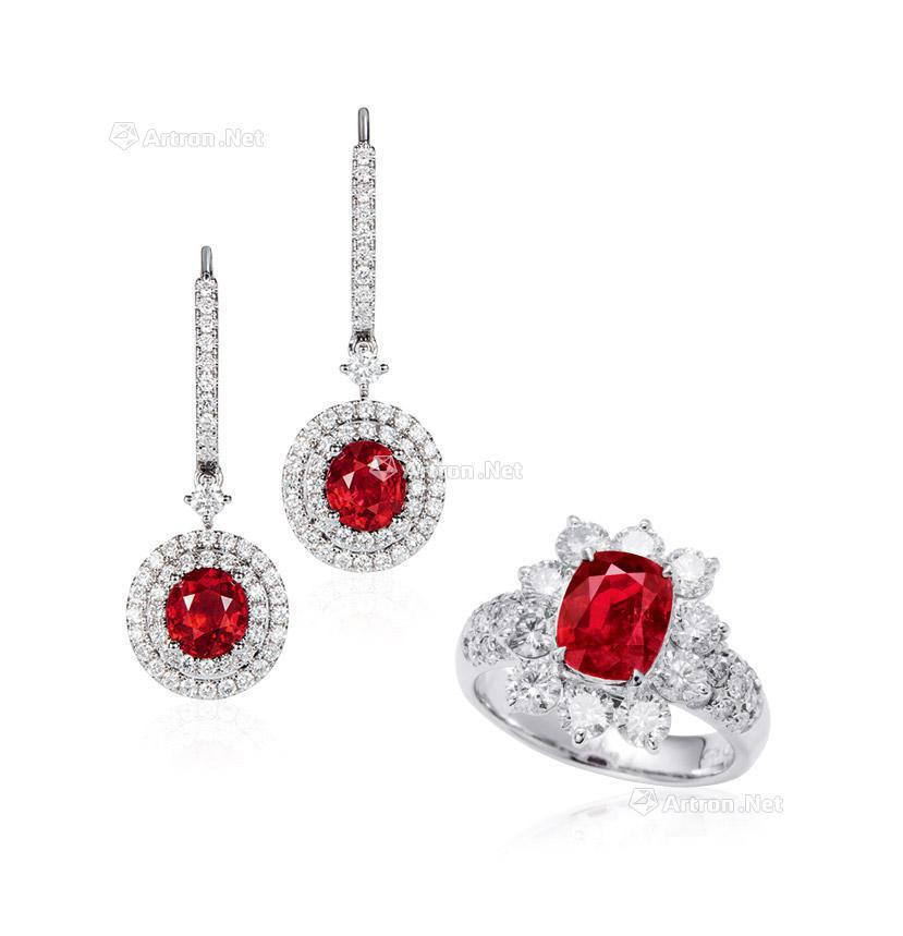 A SET OF BURMESE RUBY AND DIAMOND RING AND EAR PENDANTS MOUNTED IN 950 PLATINUM AND 18K WHITE GOLD，WITH NO INDICATIONS OF HEATING
