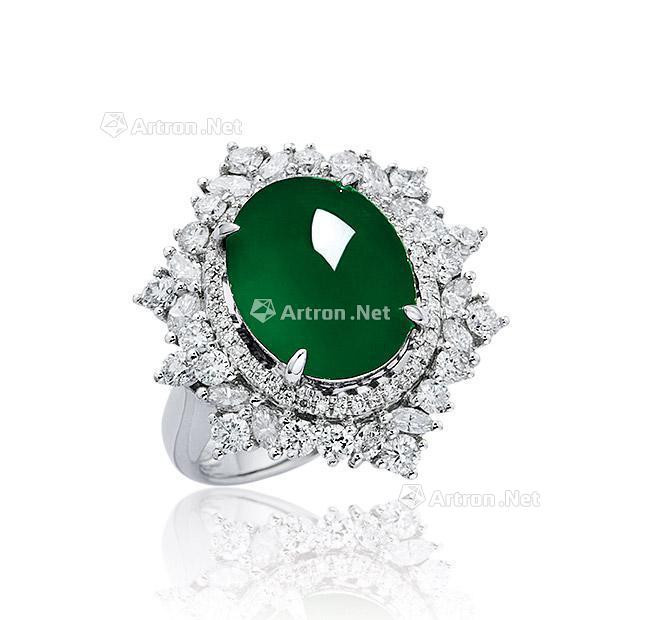 A BURMESE JADEITE AND DIAMOND RING/PENGDANT MOUNTED IN 18K WHITE GOLD