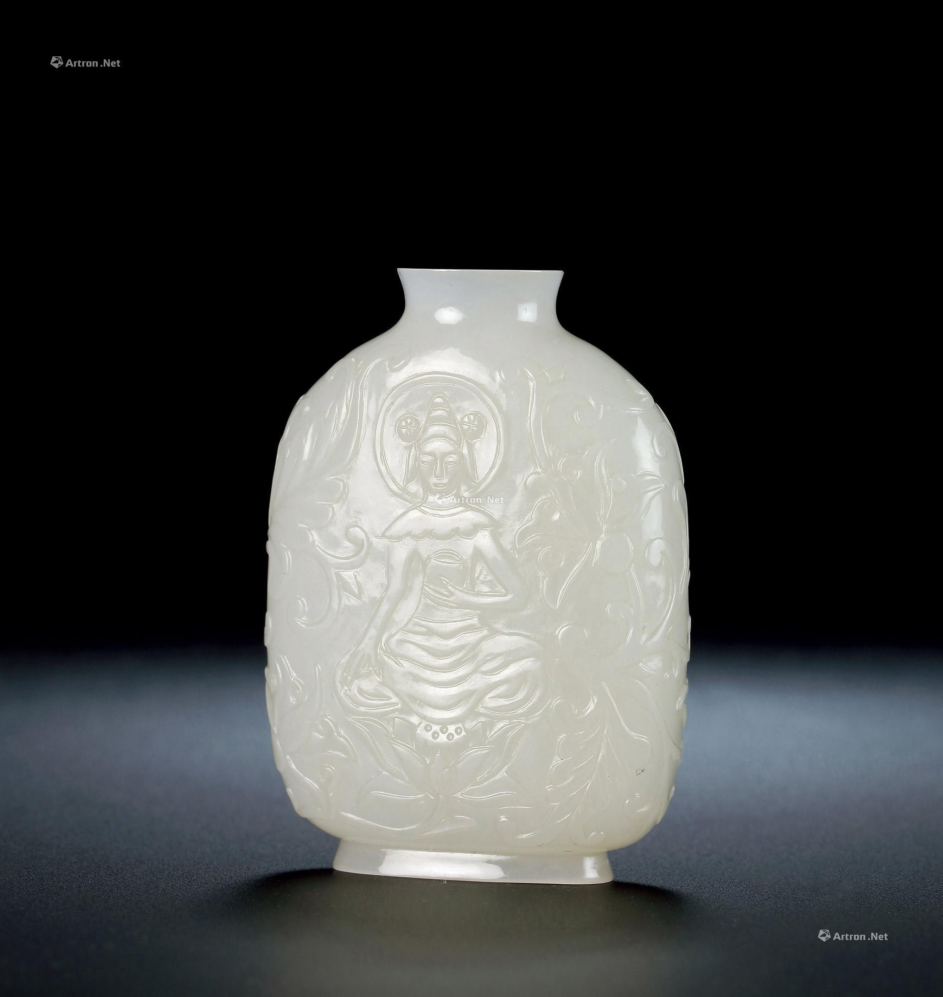 A CARVED WHITE JADE‘BUDDHA’SNUFF BOTTLE