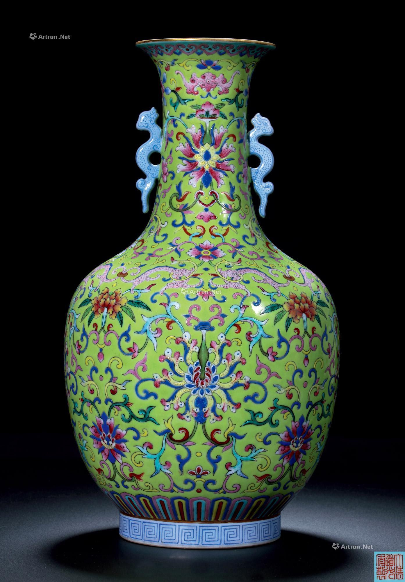 A FAMILLE-ROSE‘FLORAL AND DRAGON’VASE AND HANDLES