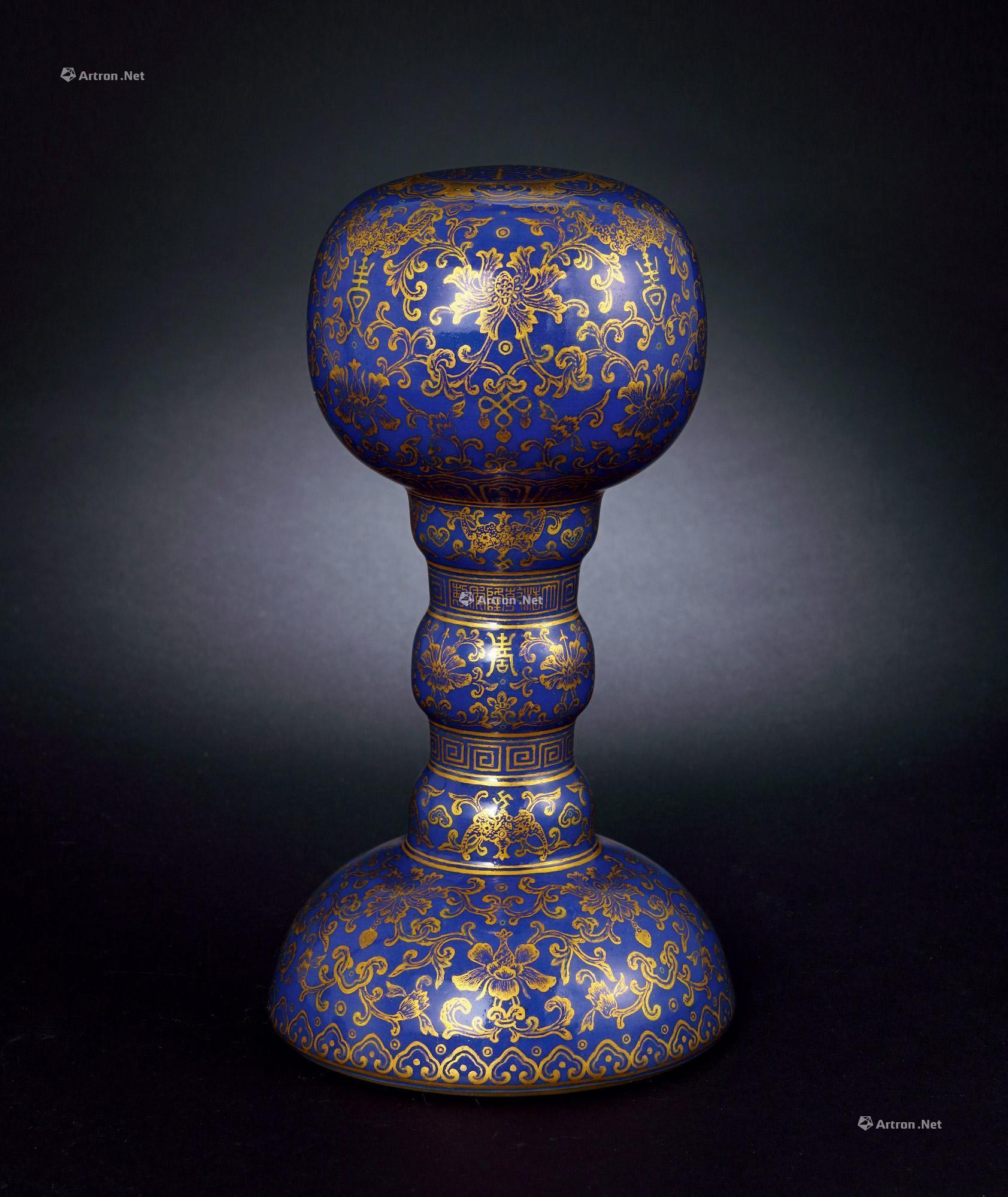 AN IMPERIAL GILT-DECORATED BLUE-GROUND‘FLORAL’HAT STAND