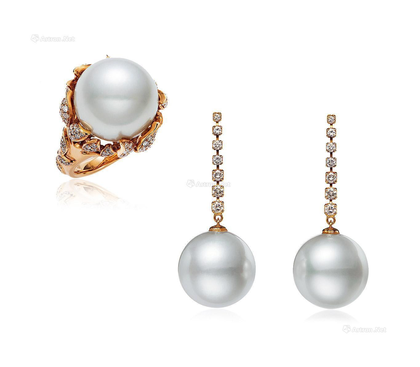A SET OF SOUTH SEA white CULTURED PEARL RING AND EAR PENDANTS