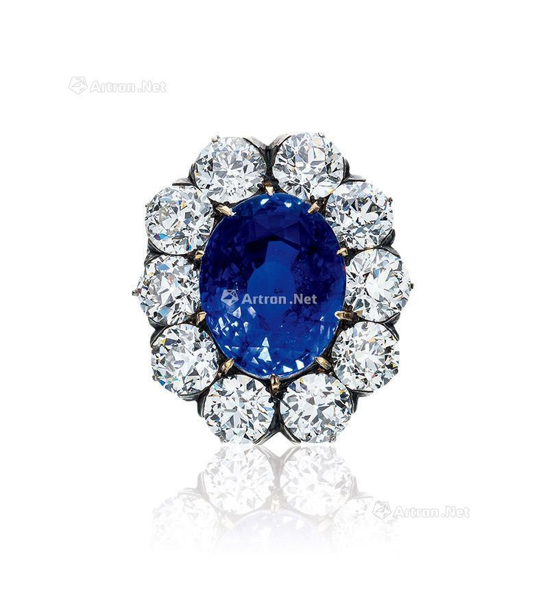 AN 16.98 CARAT ‘ROYAL BLUE’ BURMESE SAPPHIRE AND DIAMOND BROOCH