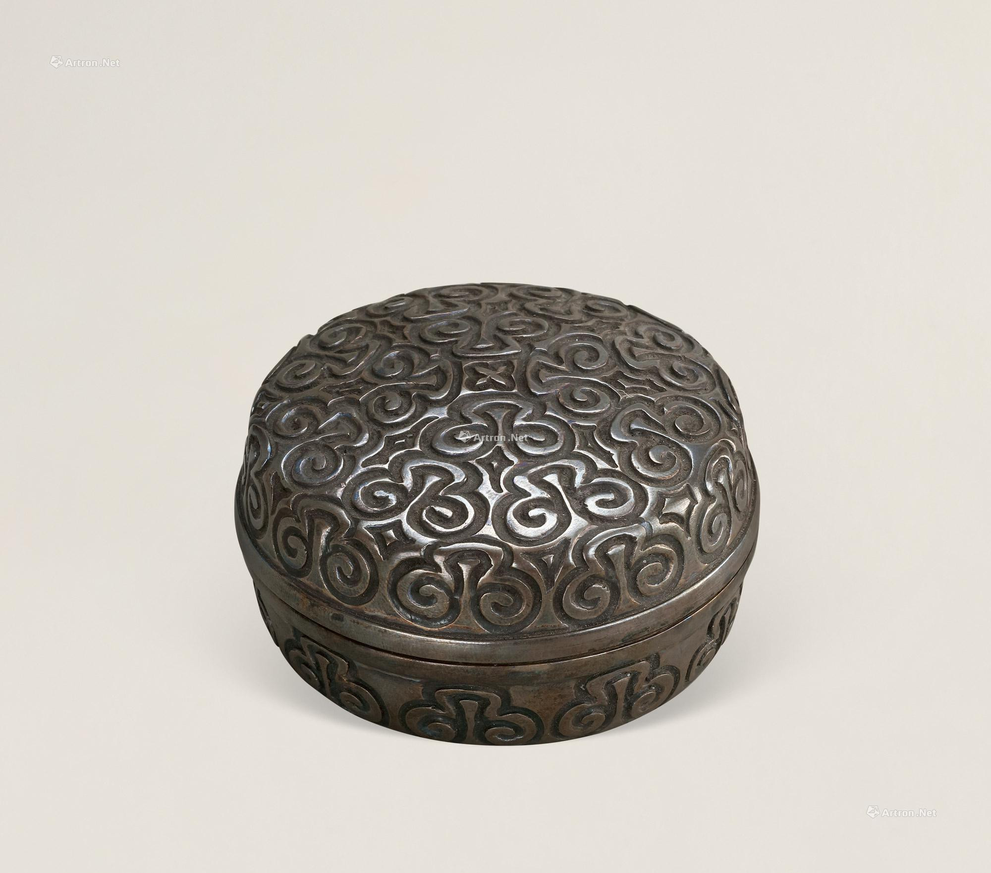 A SILVER IMITATING LACQUER INCENSE BOX AND COVER